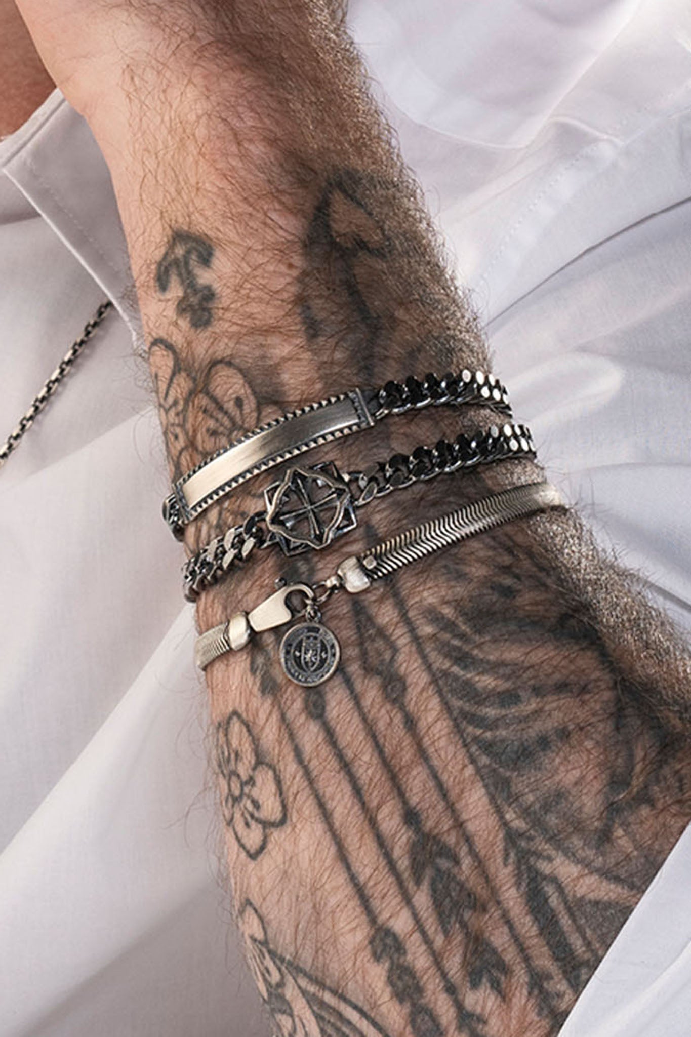 Lumoava Toivo rannekoru, hopea