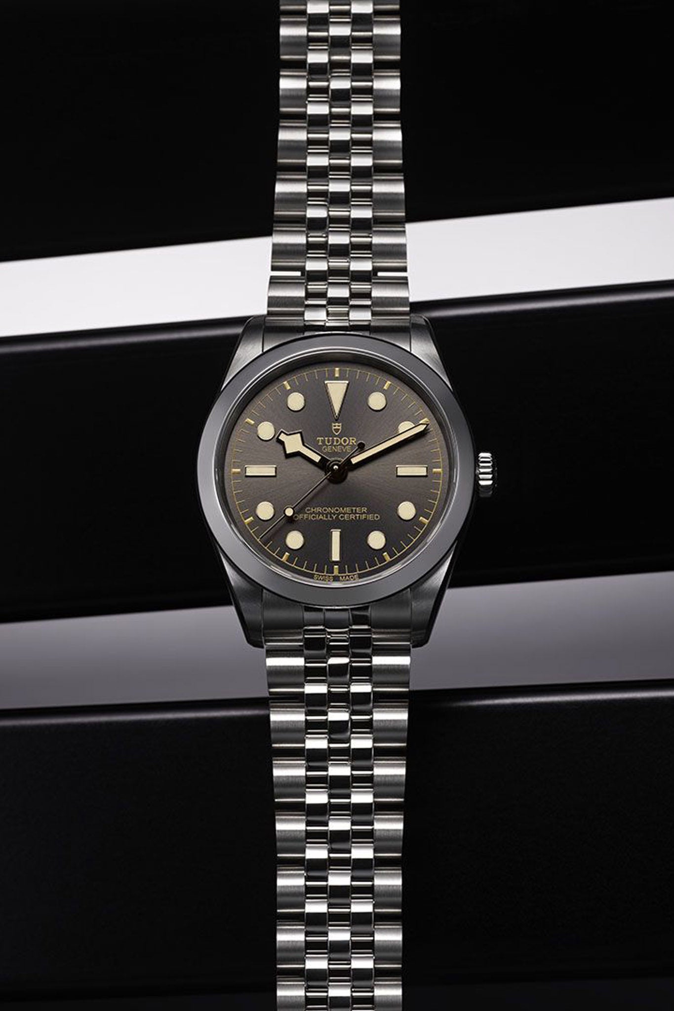 Tudor Black Bay 36 rannekello