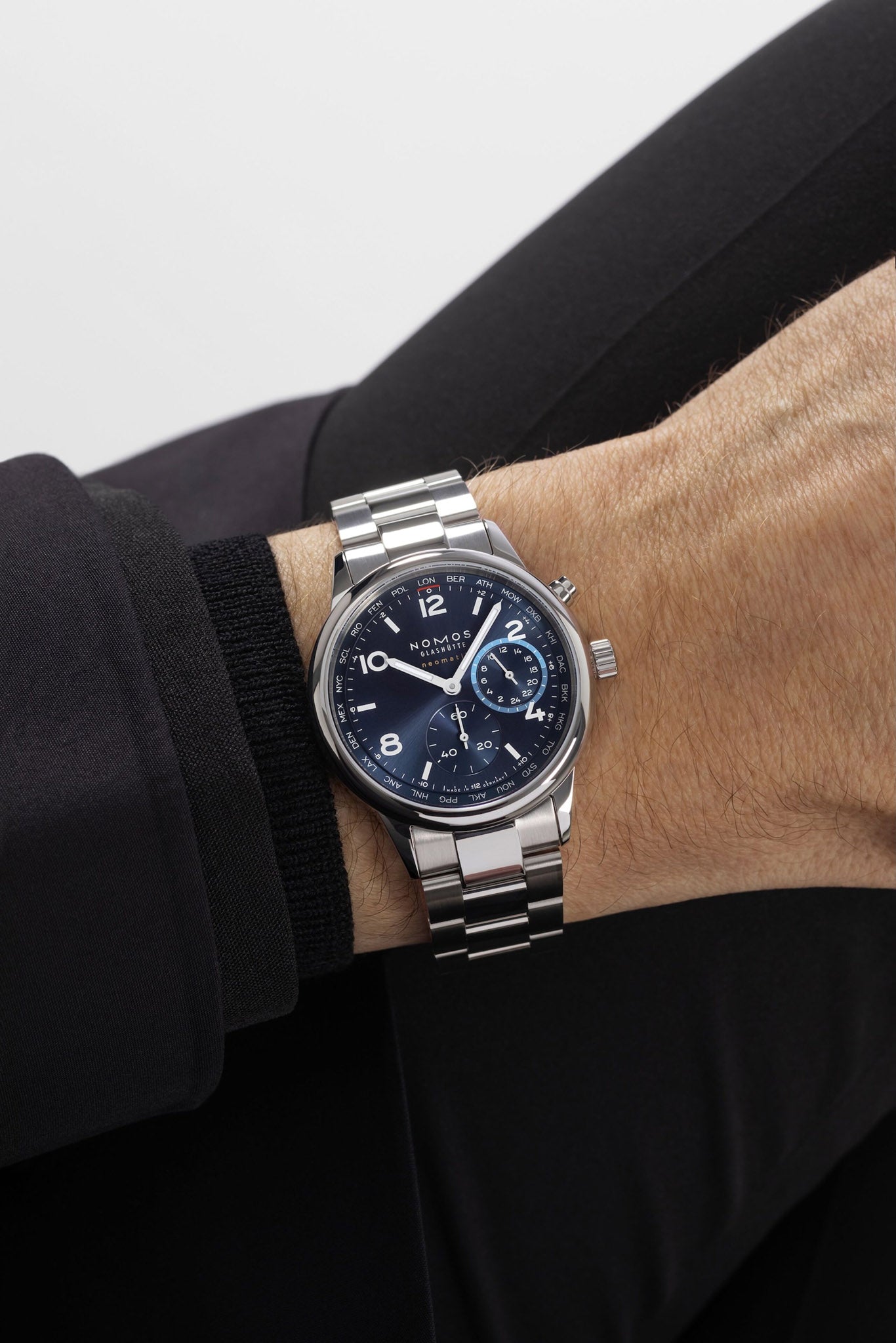 Nomos Glashütte Club Sport Neomatik Worldtimer Blue rannekello