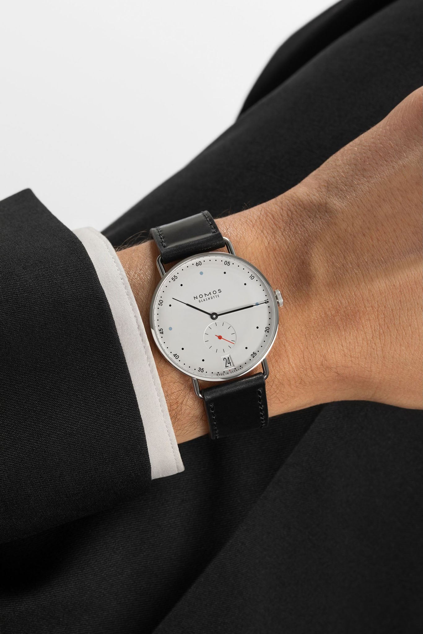 Nomos Glashütte Metro 38 Date 1102.GB