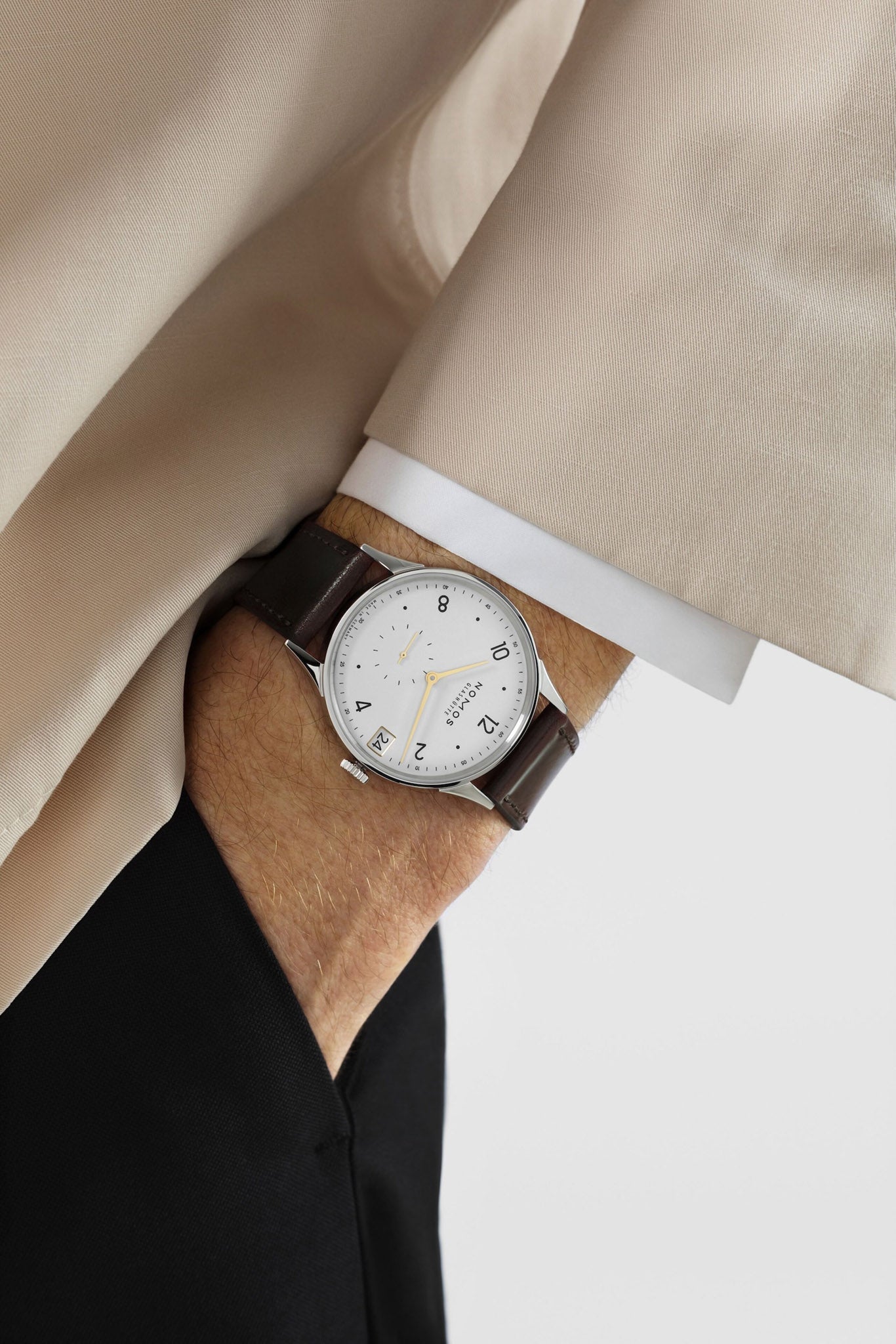 Nomos Glashütte Minimatik 39 Date Gold rannekello