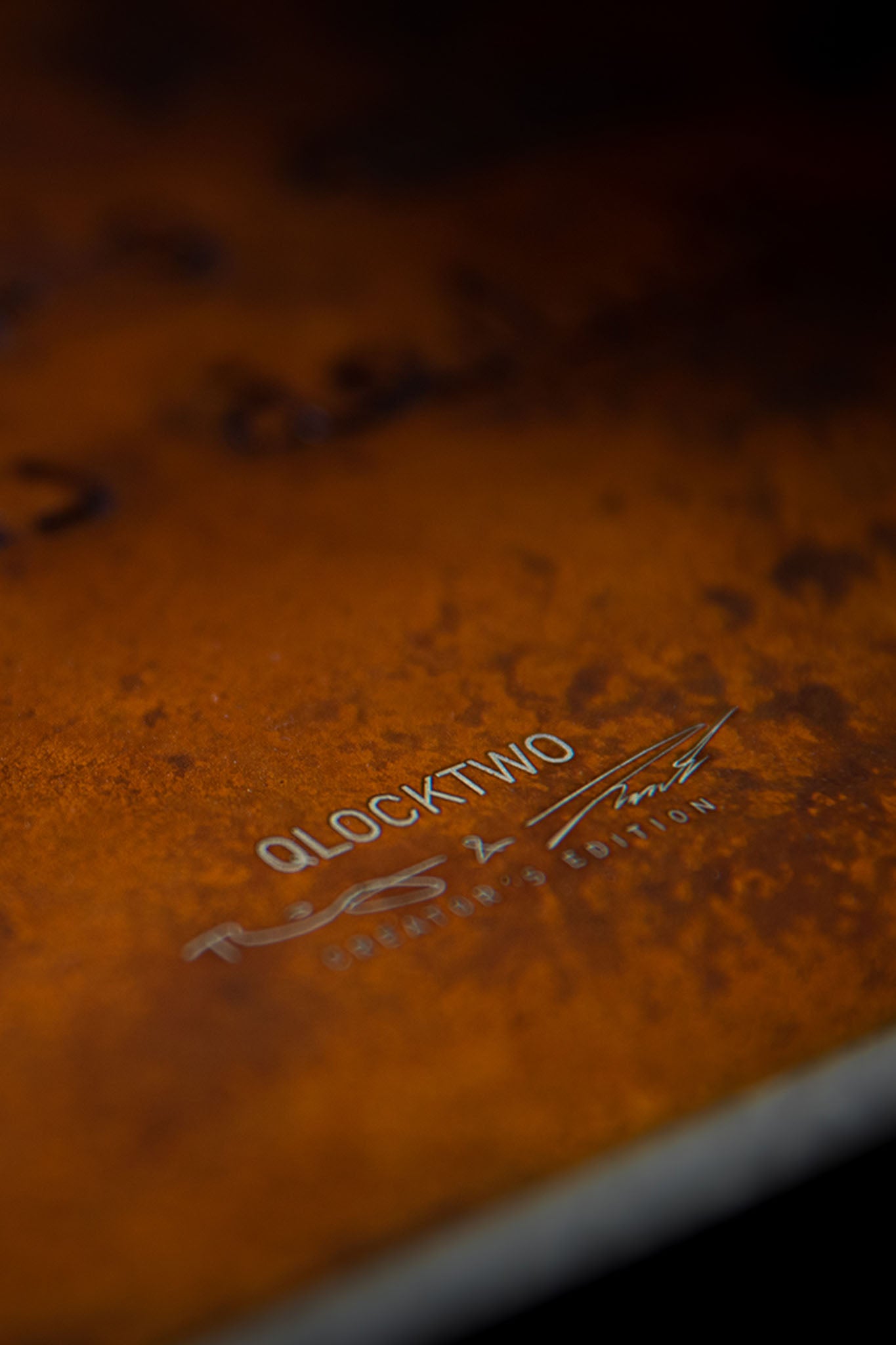 Qlocktwo Earth 45 Creator’s Edition Rust