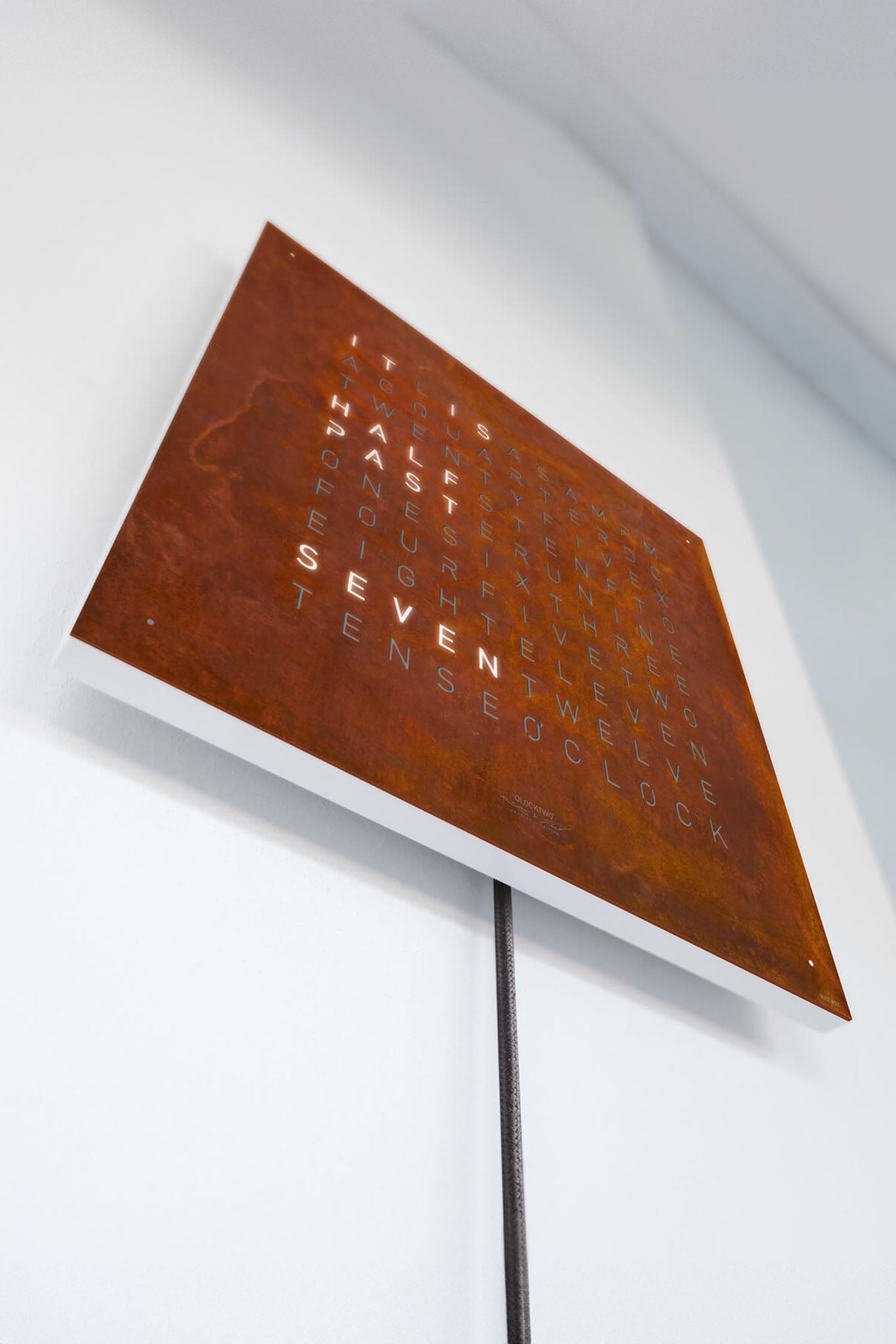 Qlocktwo Earth 45 Creator’s Edition Rust