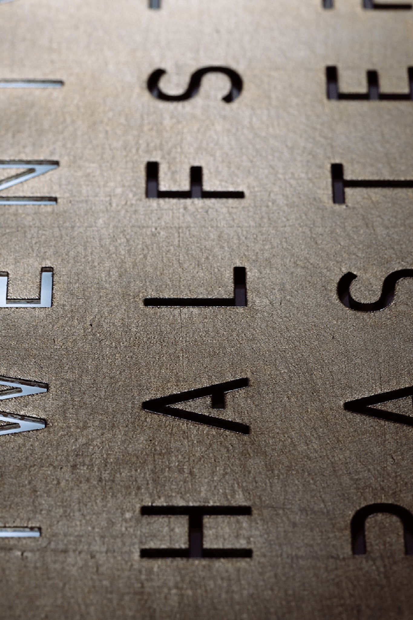 Qlocktwo Earth 45 Creator’s Edition Silver & Gold