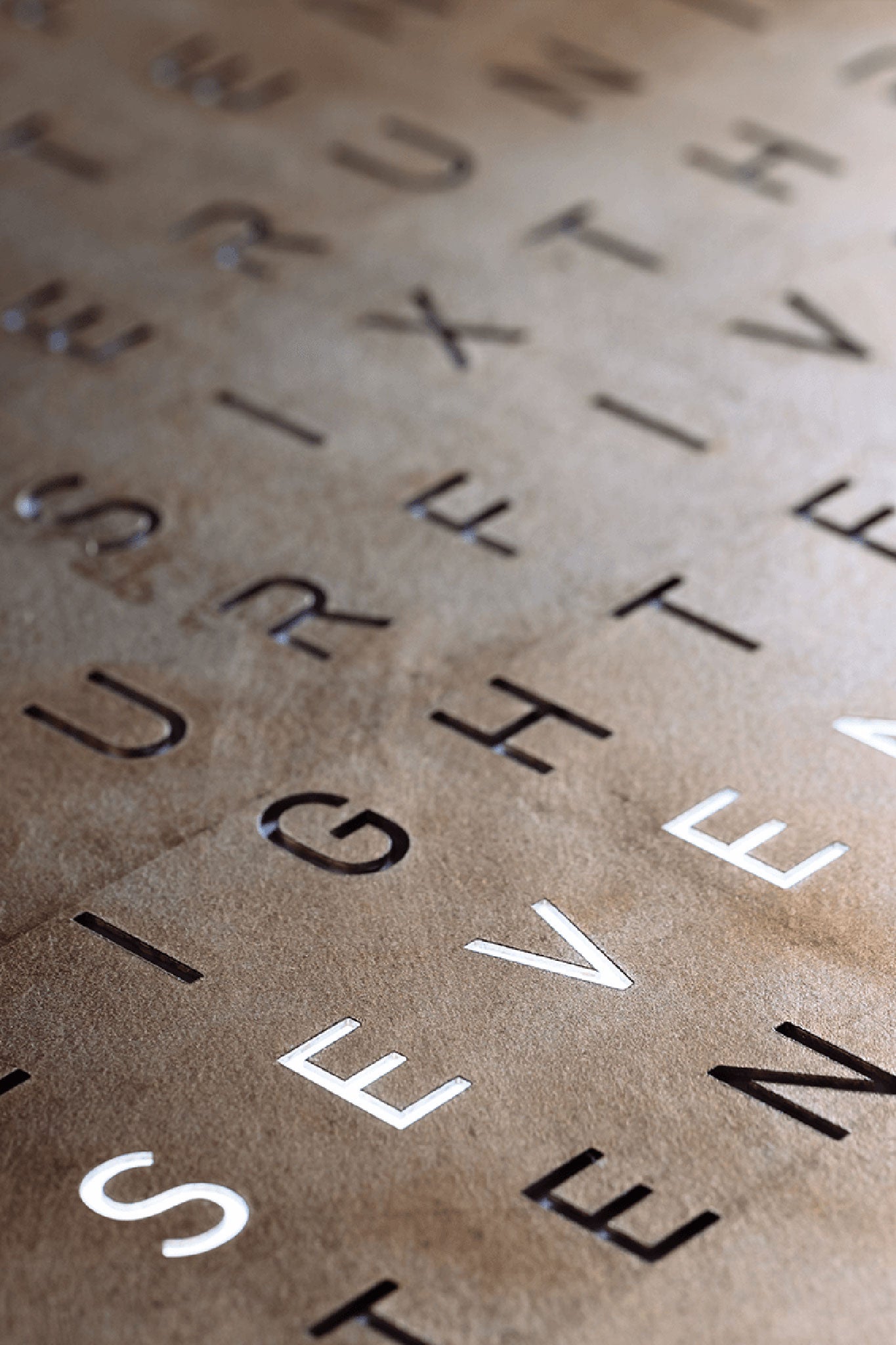 Qlocktwo Earth 45 Creator’s Edition Silver & Gold