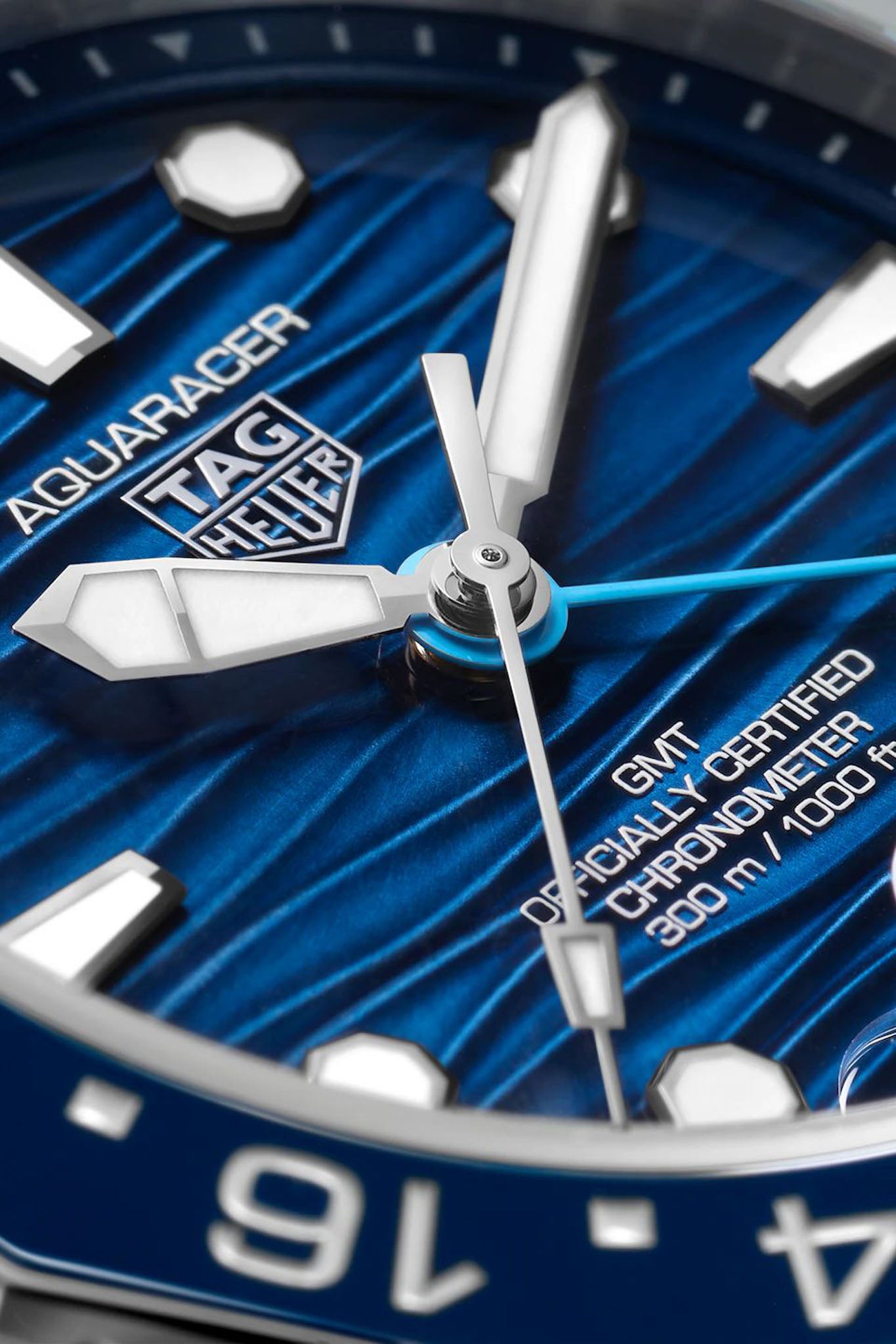 TAG Heuer Aquaracer Professional 300 GMT rannekello