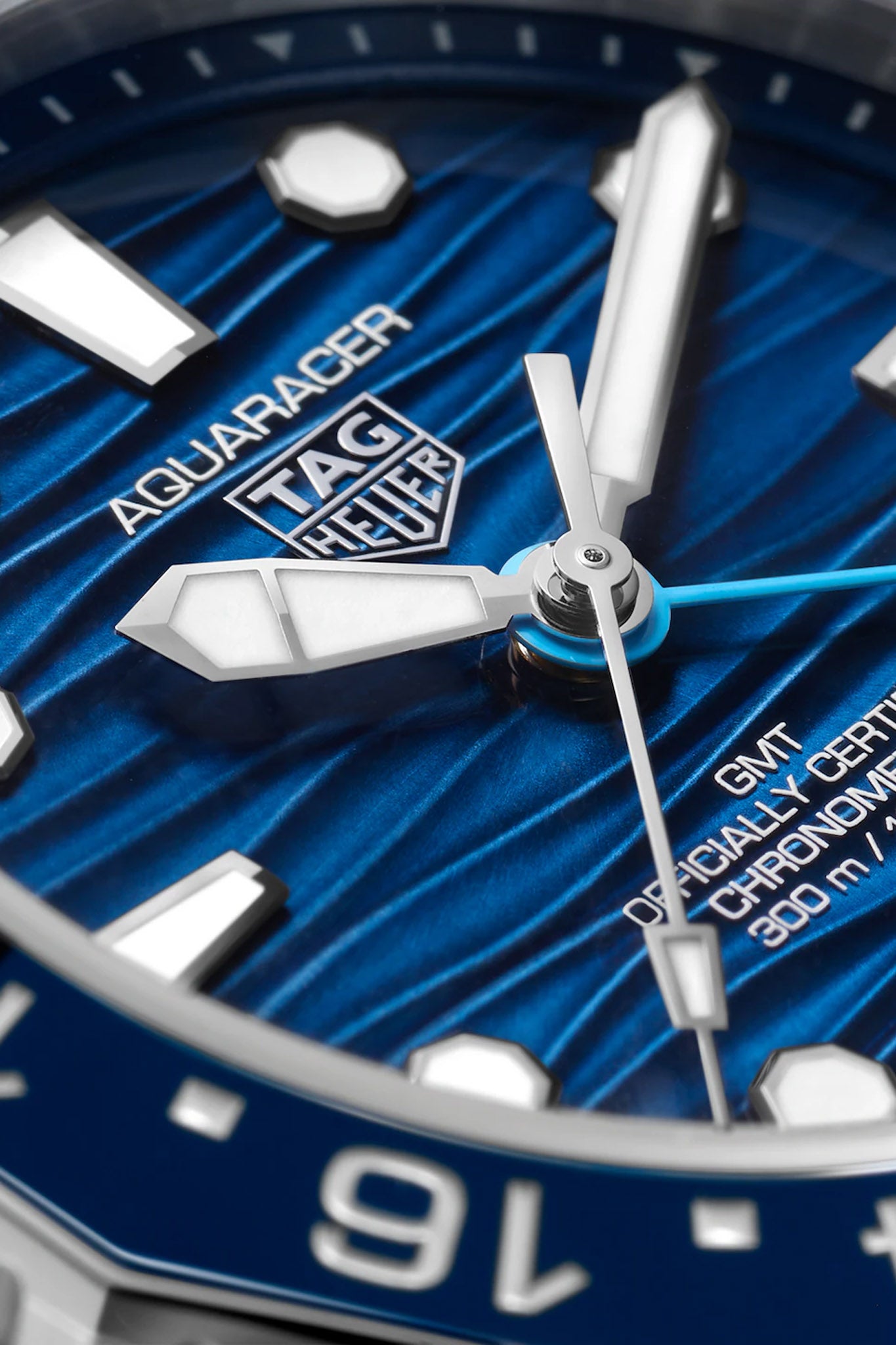 TAG Heuer Aquaracer Professional 300 GMT rannekello