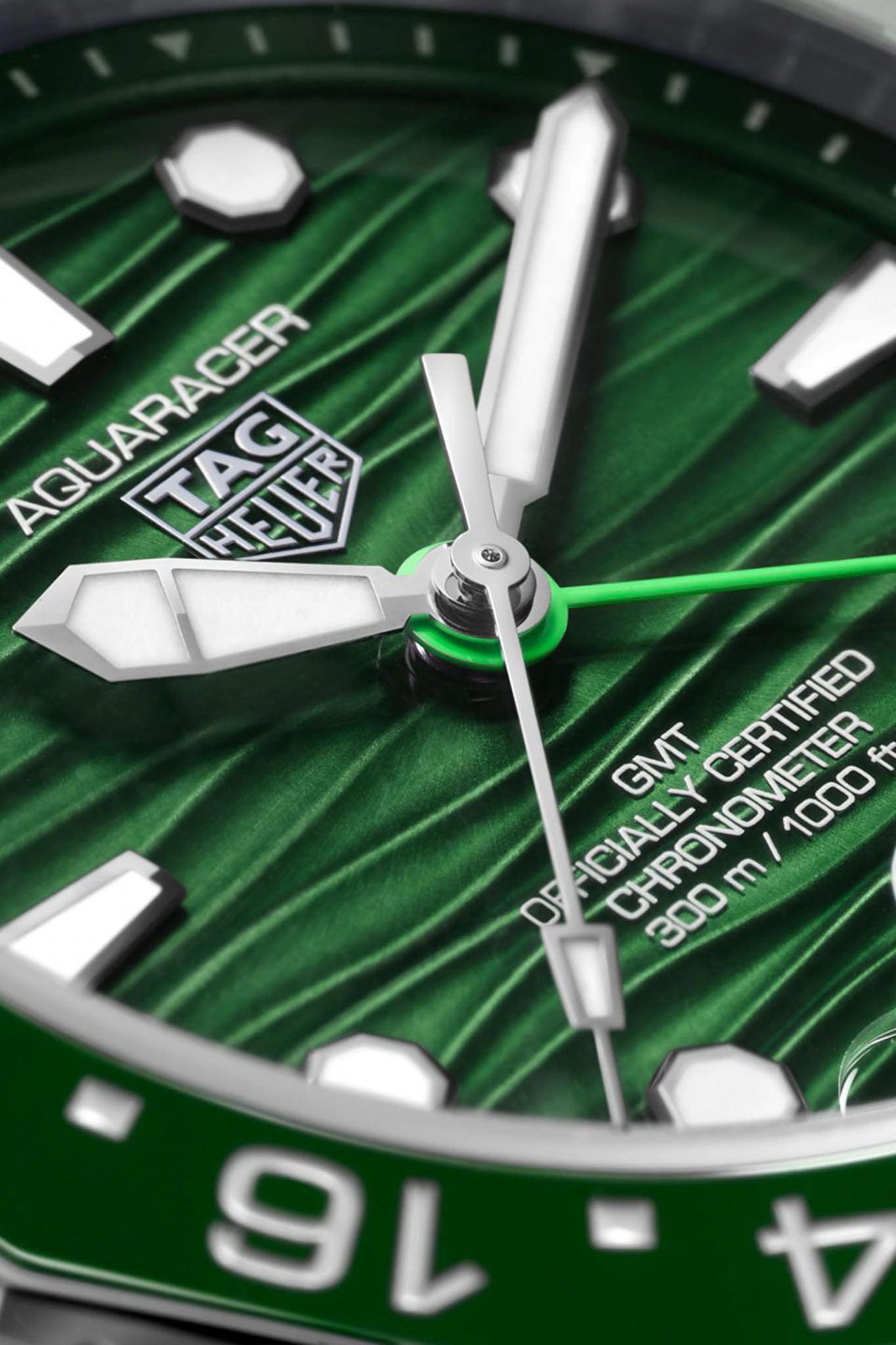 TAG Heuer Aquaracer Professional 300 GMT rannekello