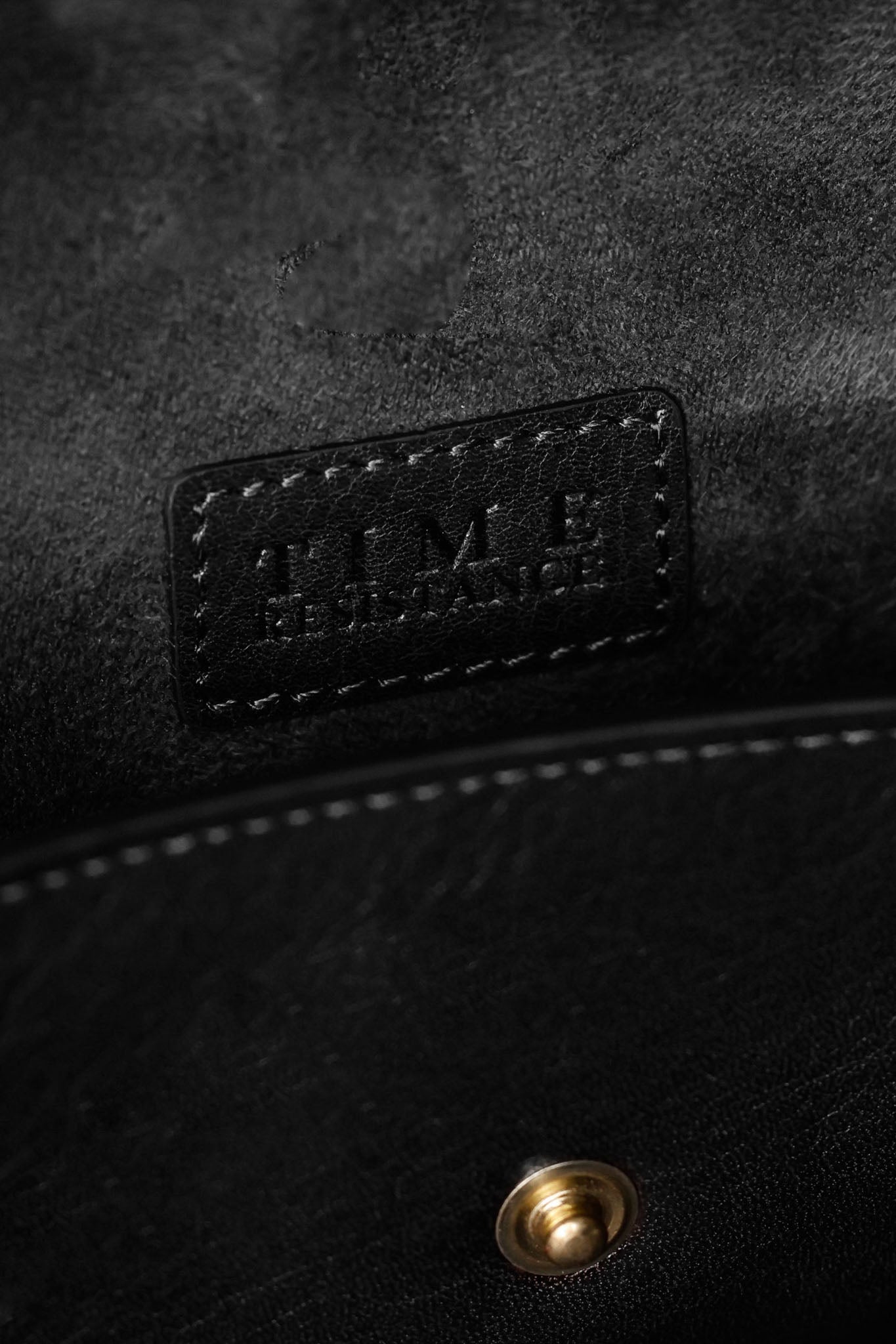 Time Resistance A High Wind In Jamaica, silmälasikotelo nahkaa, musta