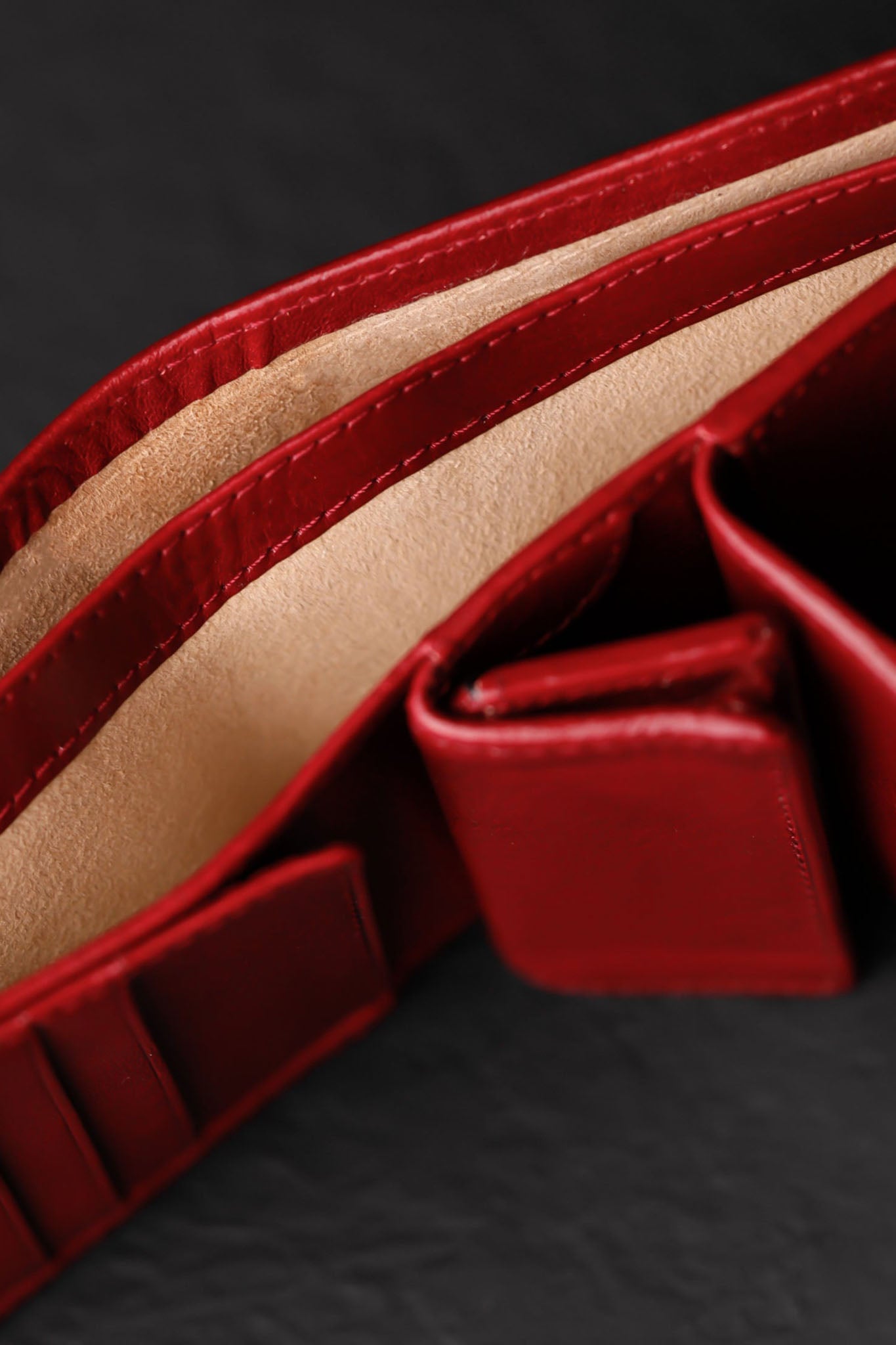 Time Resistance Daniel, nahkalompakko, punainen