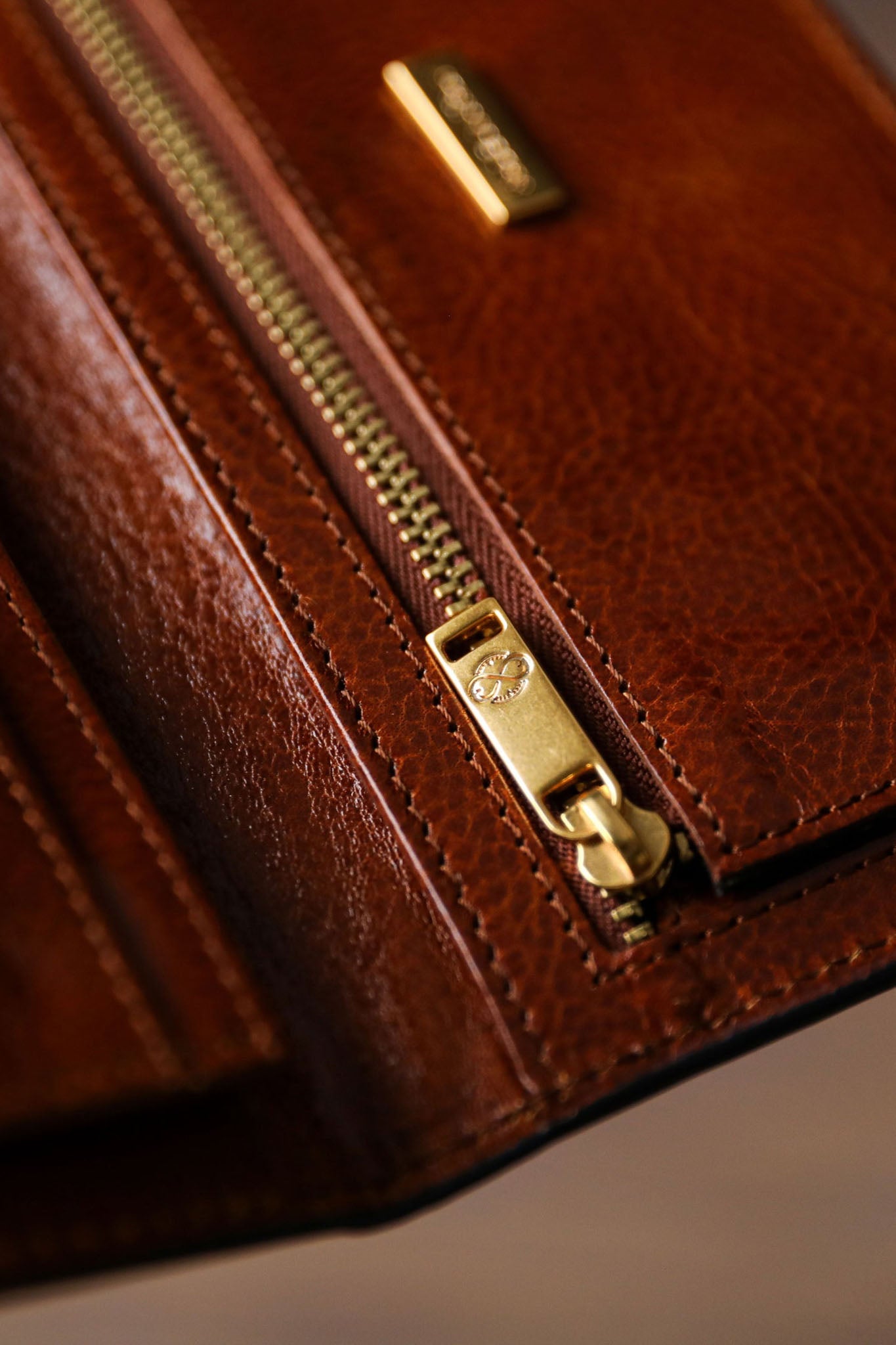 Time Resistance The Periodic Table, coat wallet lompakko, konjakki