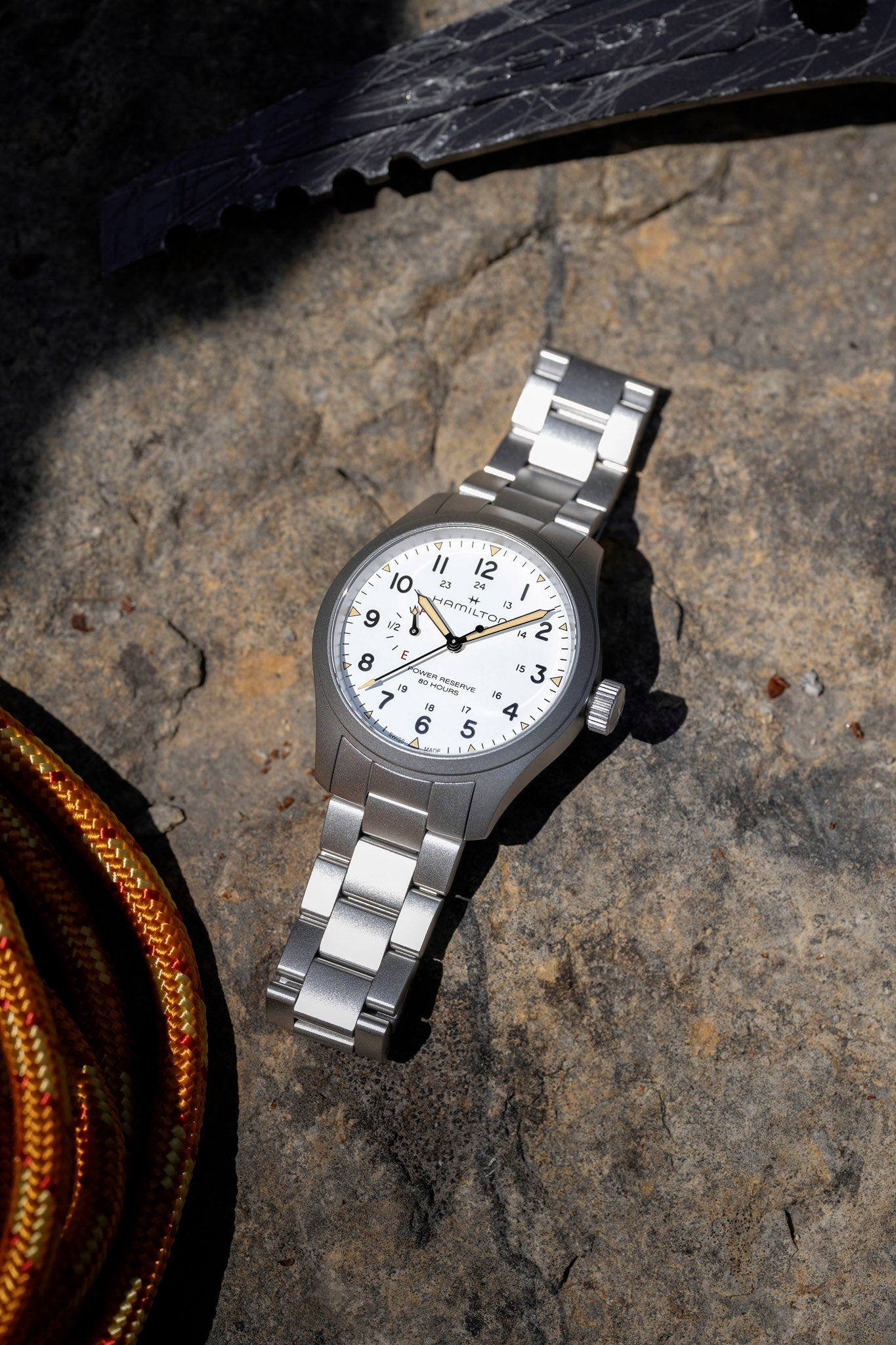 Hamilton Khaki Field Mechanical Power Reserve 40 rannekello