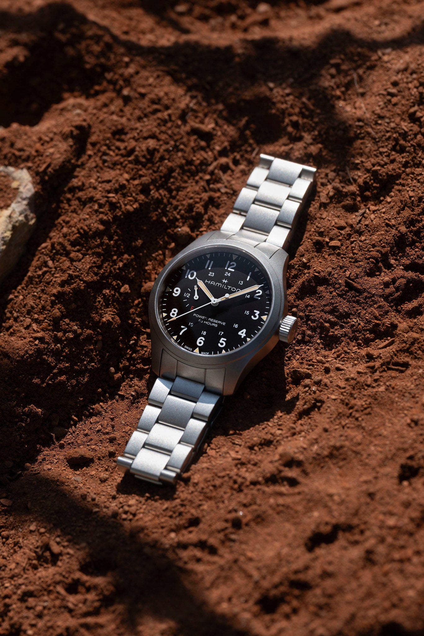 Hamilton Khaki Field Mechanical Power Reserve 40 rannekello