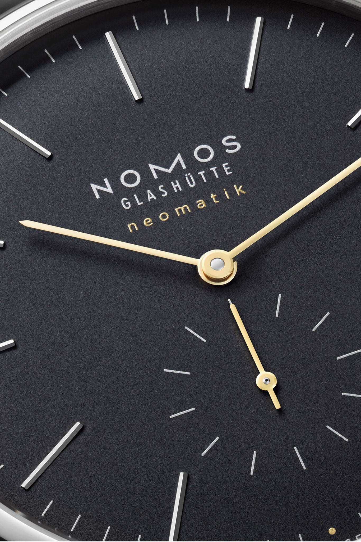 Nomos Glashütte Orion Neomatik 41 Date New Black rannekello