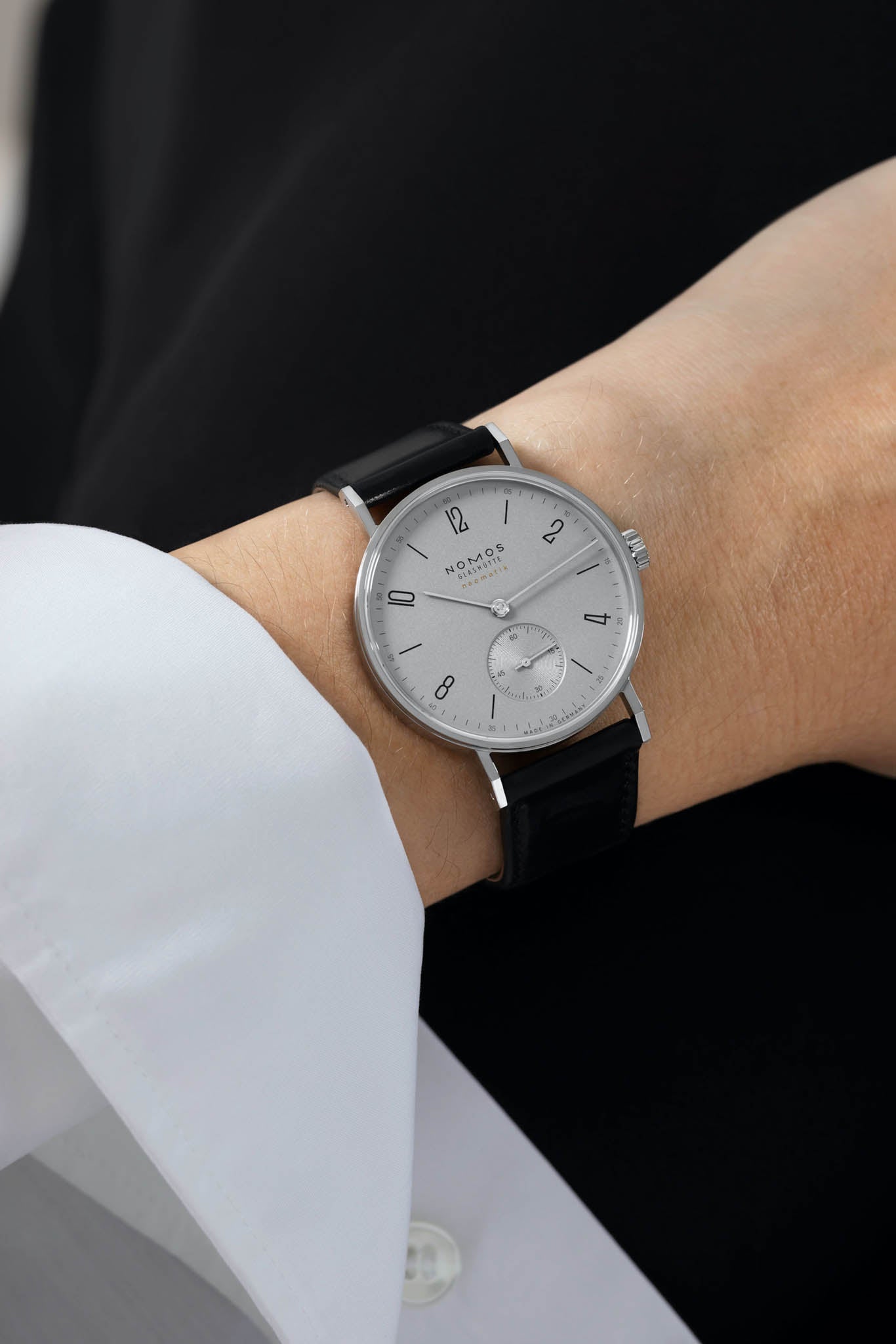 Nomos Tangente Neomatik Platinum Gray rannekello Default Title