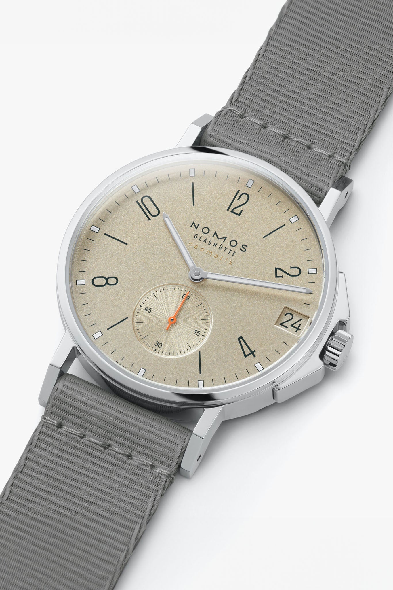 Nomos Glashütte Ahoi Neomatik 38 Date Sand rannekello