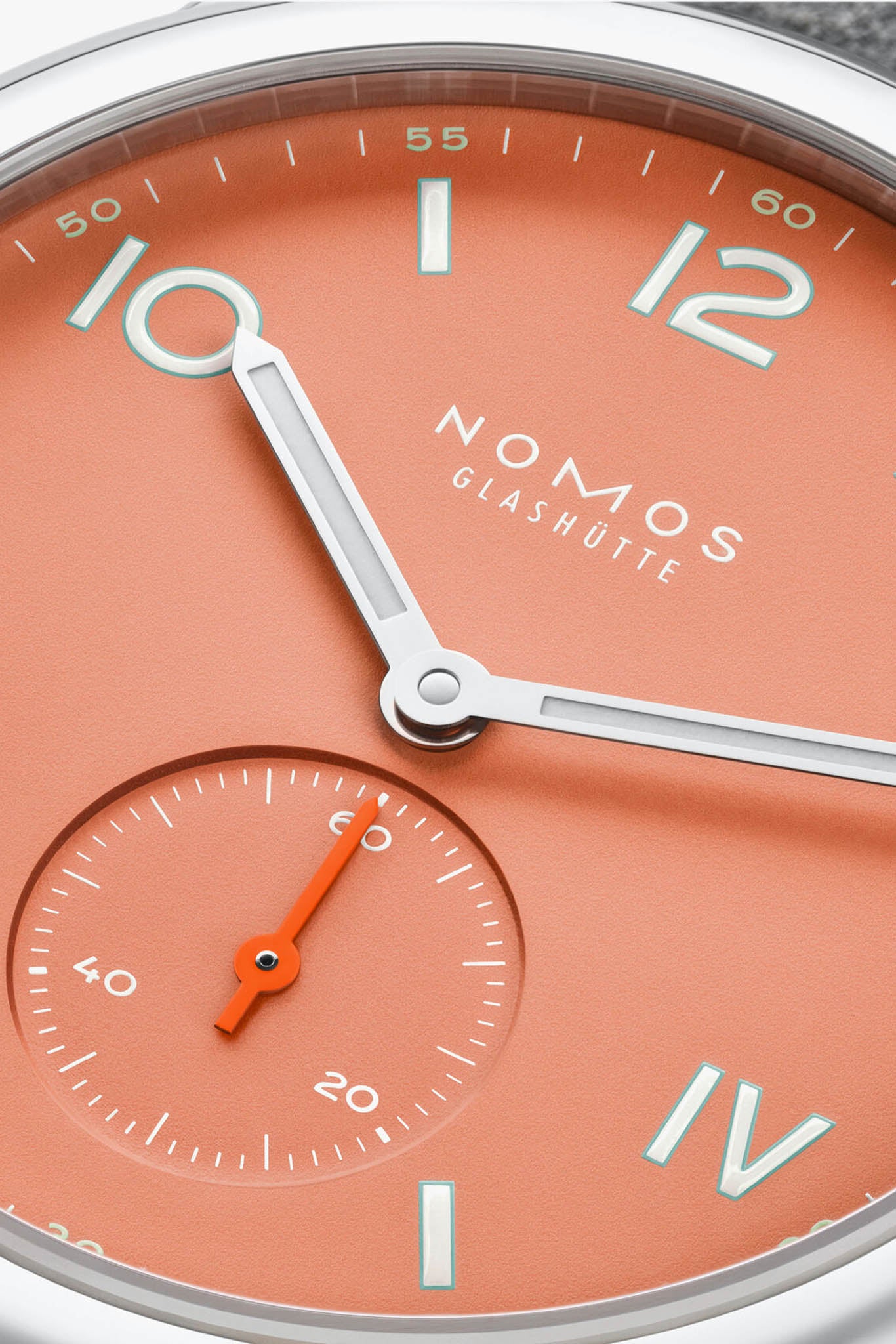 Nomos Glashütte Club Campus 36 Cream Coral rannekello