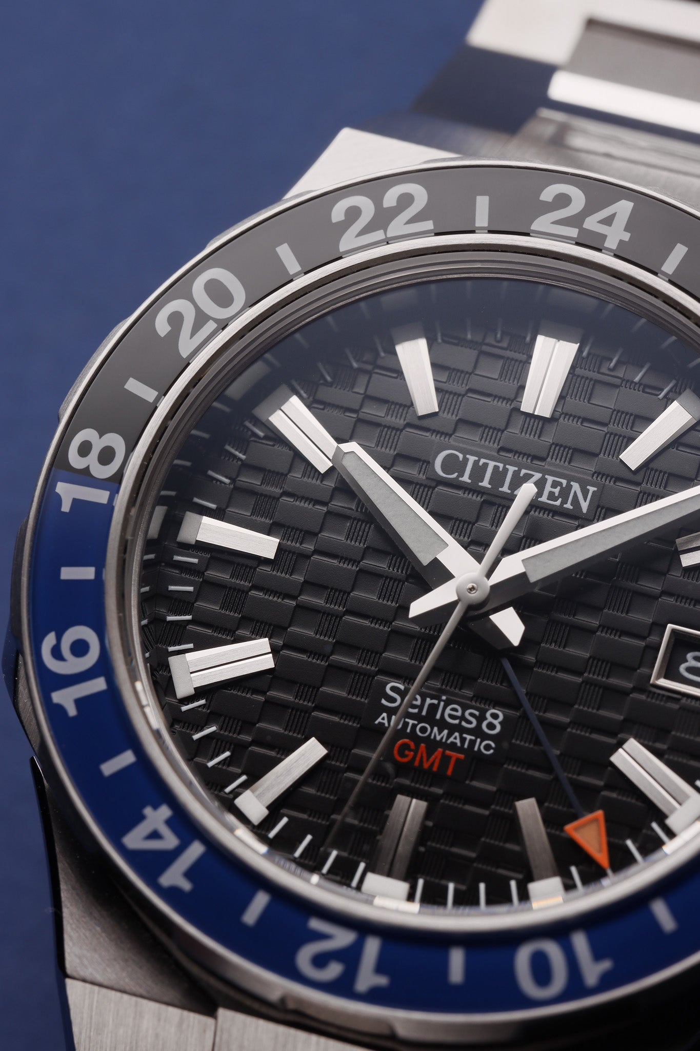 Citizen Series8 GMT 880 rannekello