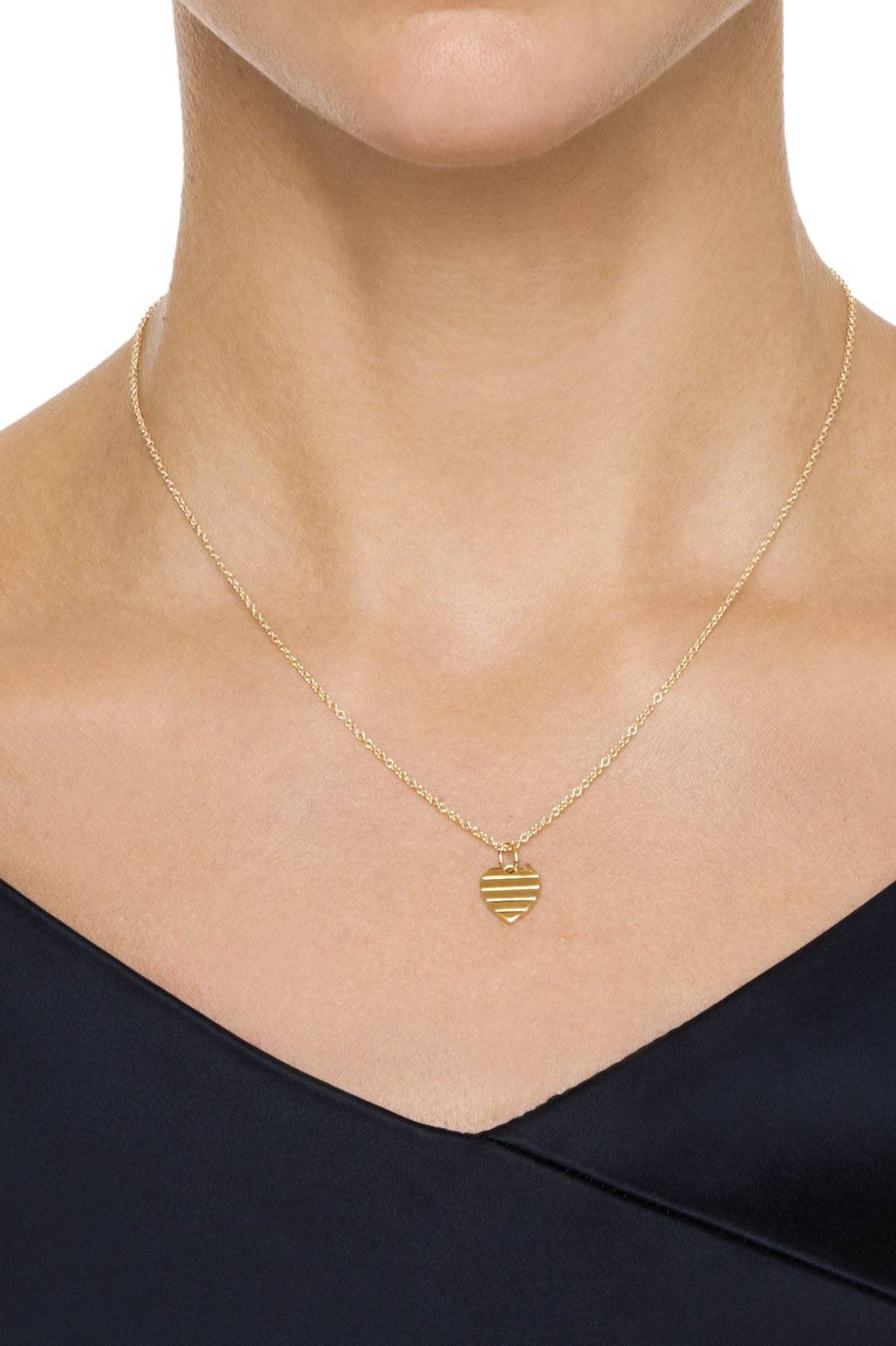 Efva Attling A Piece Of My Heart Pendant kultainen kaulakoru