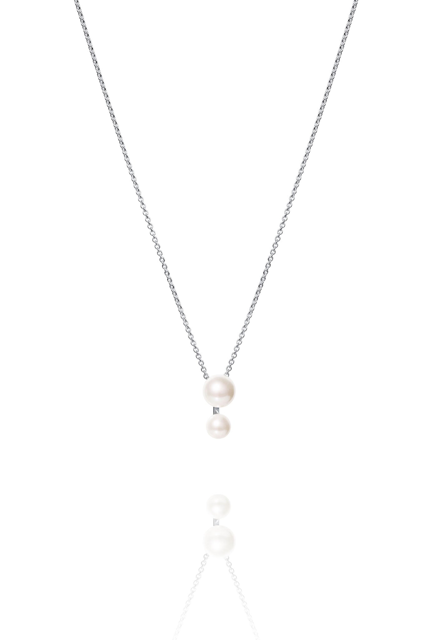 Efva Attling Drip Drop Pearl Necklace hopeinen kaulakoru