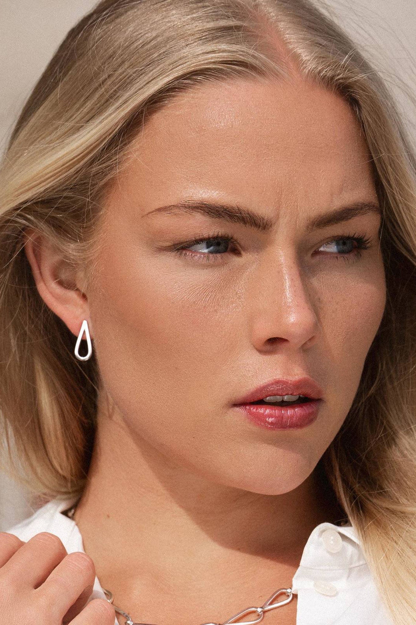 Efva Attling Hooked On A Feeling Ear hopeiset korvakorut