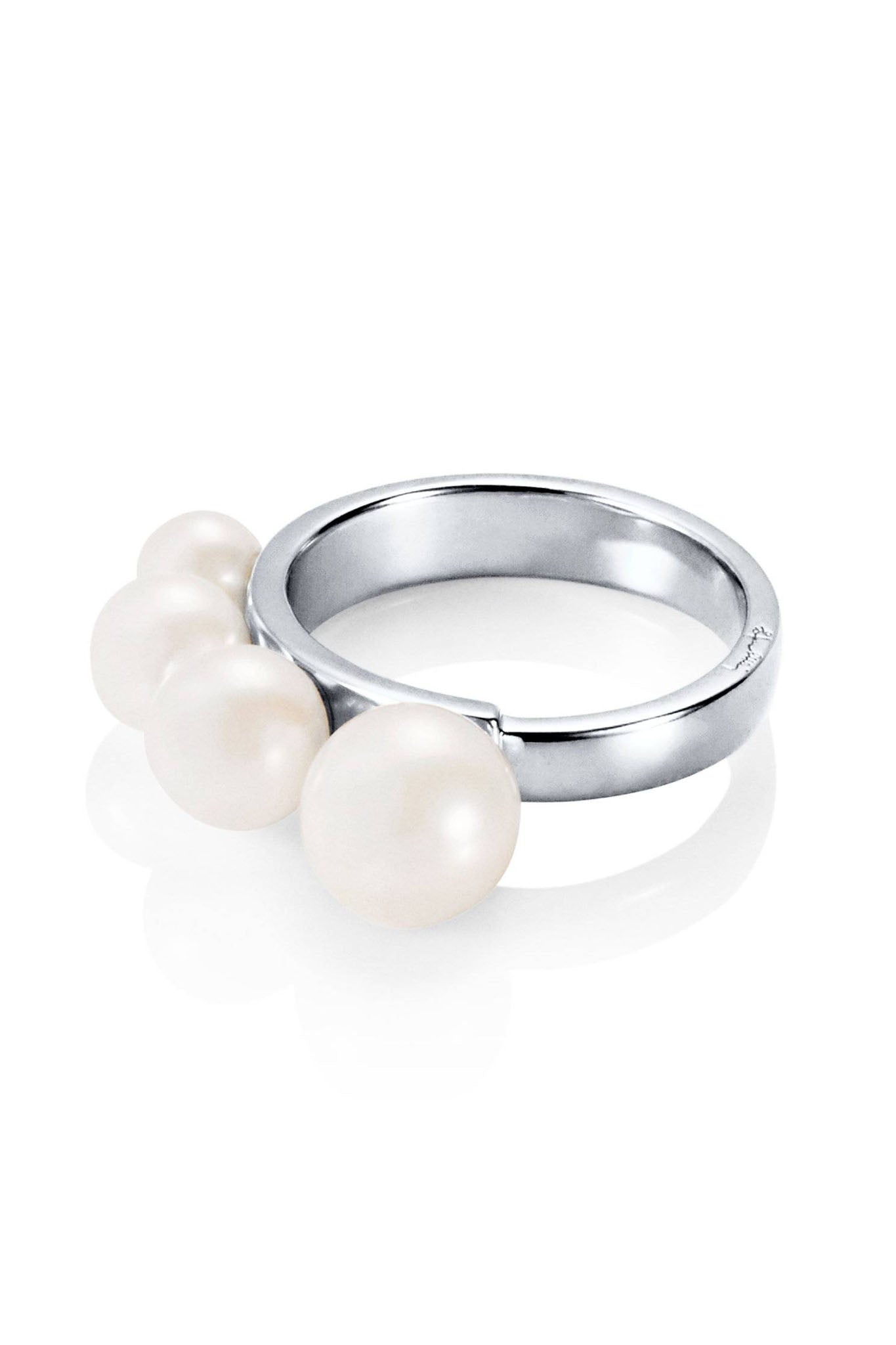 Efva Attling Strings Of Pearls Ring hopeinen sormus