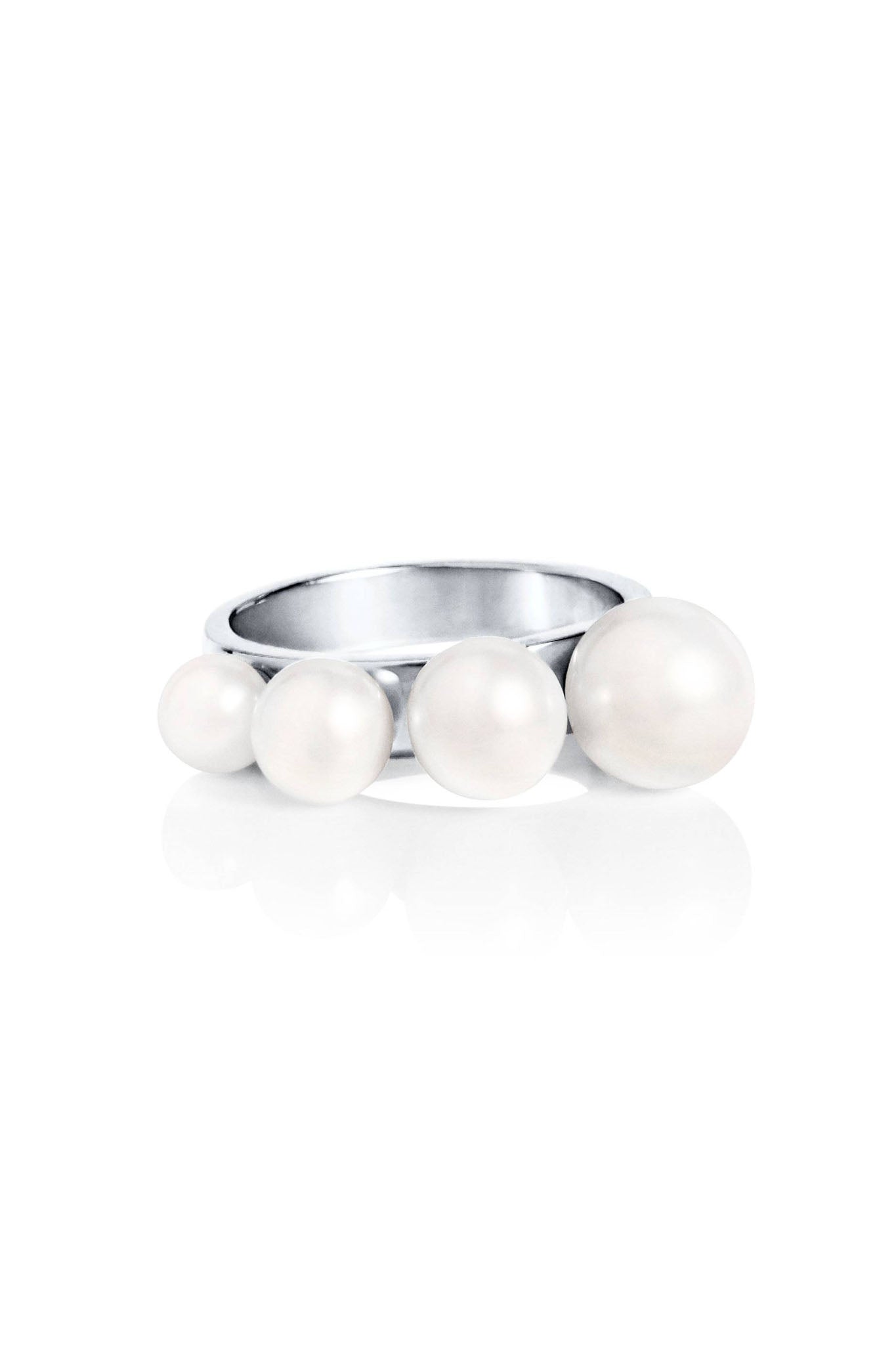 Efva Attling Strings Of Pearls Ring hopeinen sormus