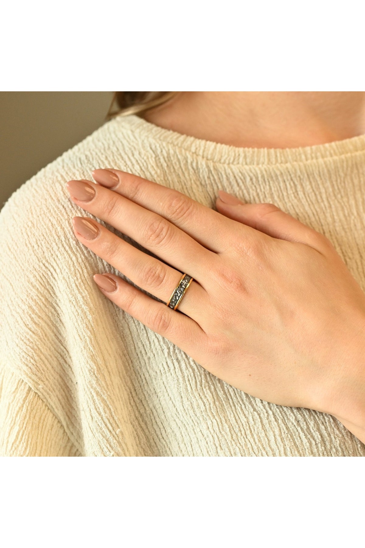 #materiaali_valkokulta (585/14k) – musta rodinointi|valkokulta (750/18k) – musta rodinointi|valkokulta (375/9k) – musta rodinointi|platina (950) – musta rodinointi