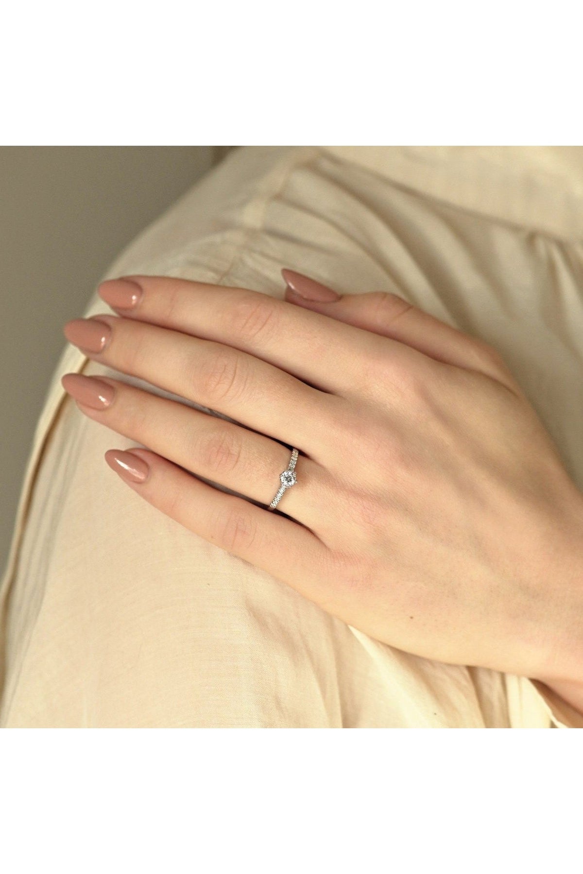 #materiaali_valkokulta (585/14k)|valkokulta (750/18k)|platina (950)