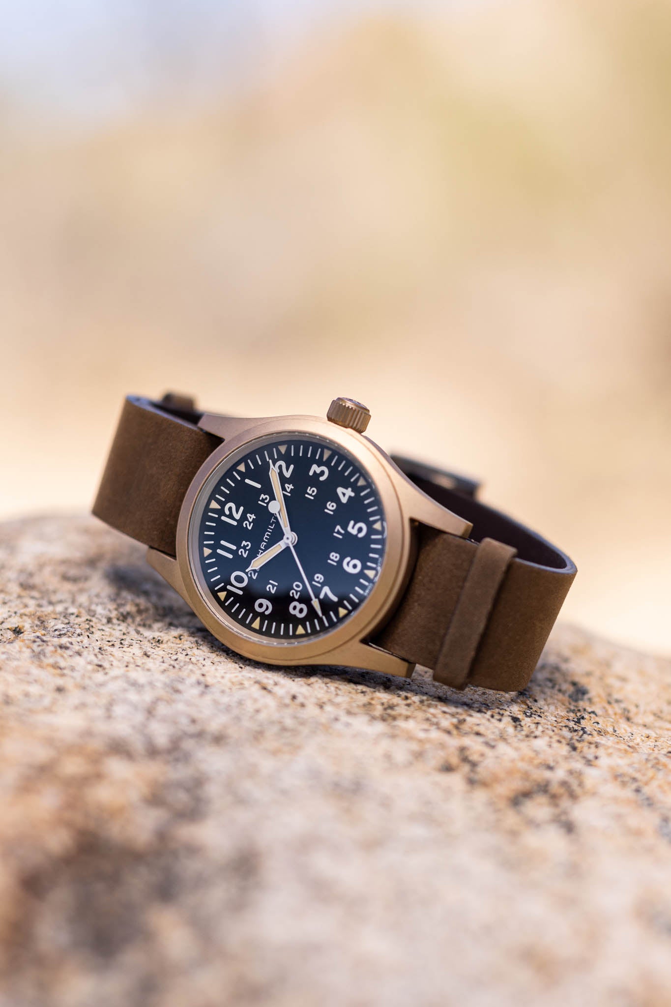 Hamilton Khaki Field 38 Mechanical Bronze rannekello