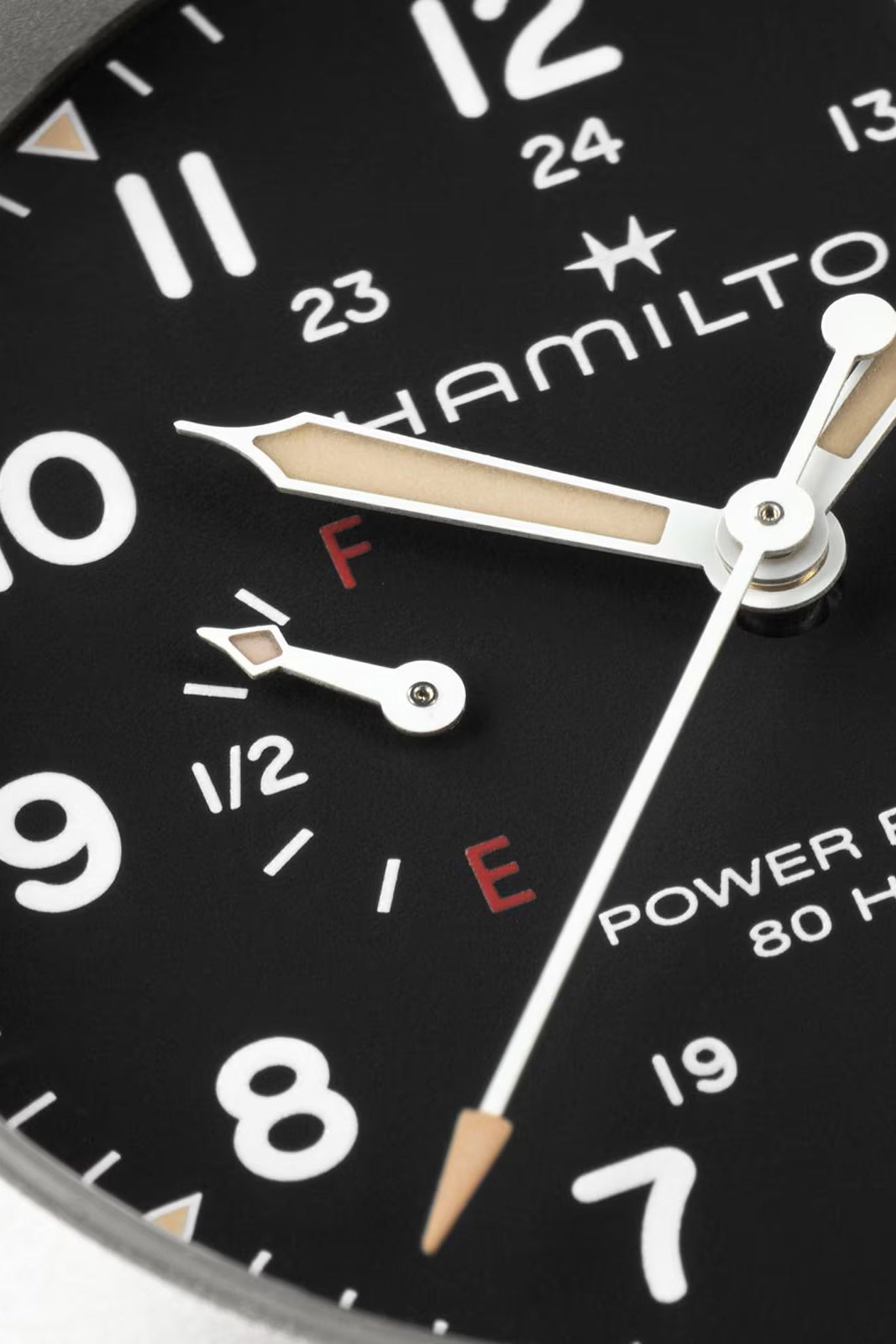 Hamilton Khaki Field Mechanical Power Reserve 40 rannekello