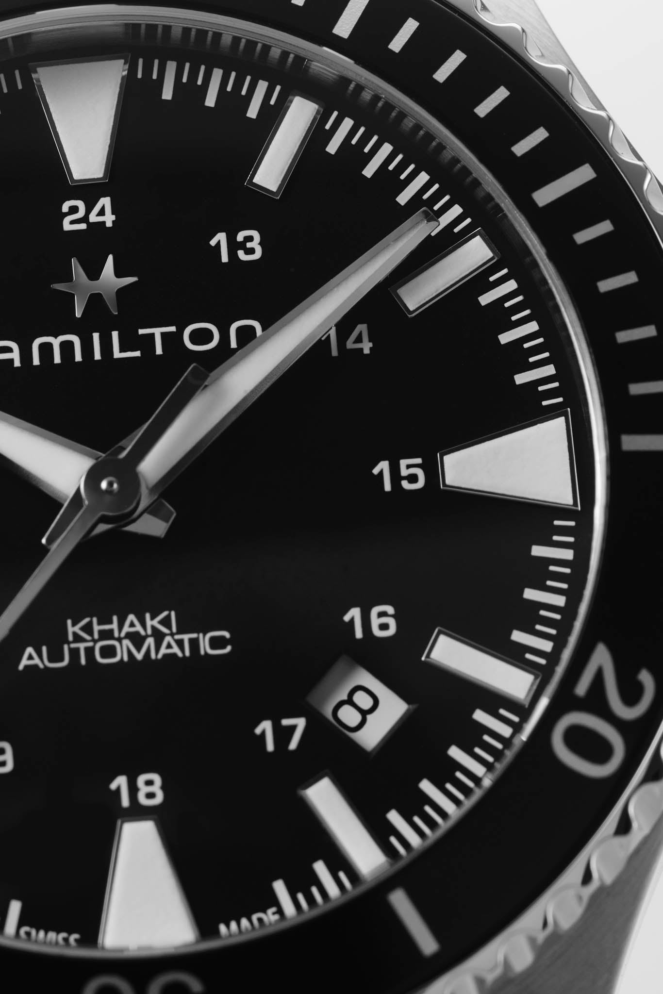 Hamilton Khaki Navy Scuba 40 Automatic rannekello