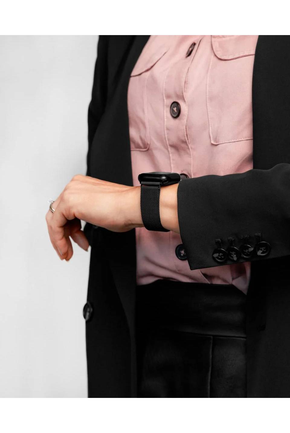 Hirsch Milanaise for Apple Watch L Black kellon ranneke