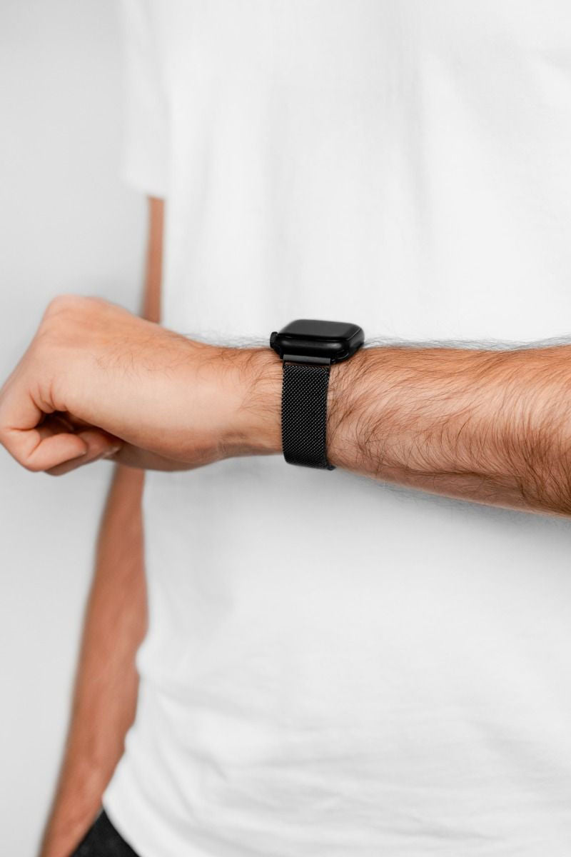 Hirsch Milanaise for Apple Watch kelloranneke, musta