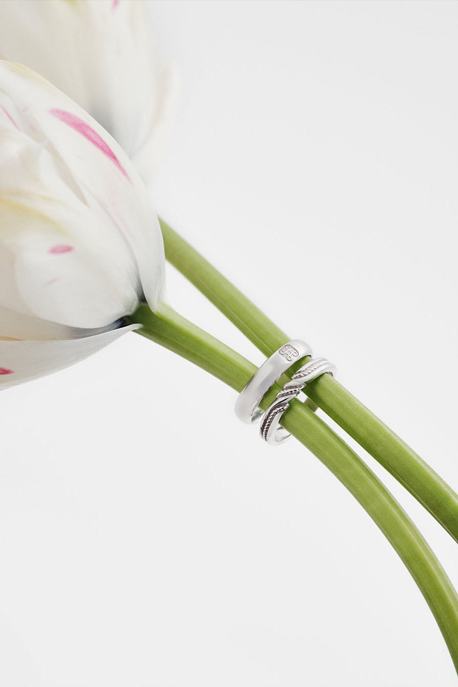 Kalevala Love Ikiaikainen valkokultainen sormus