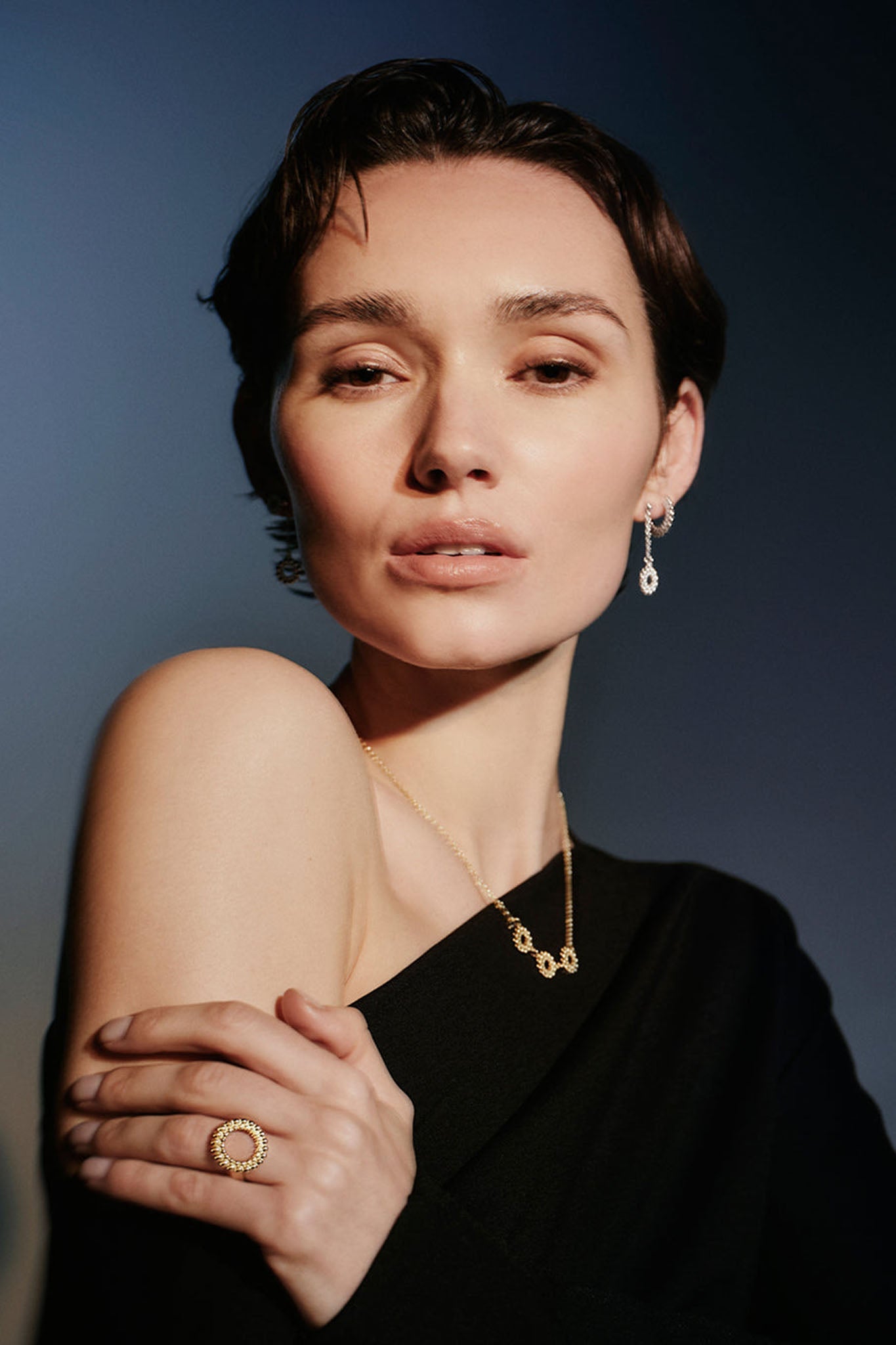 Kalevala Valoisa-korvakorut ketjullinen pronssi