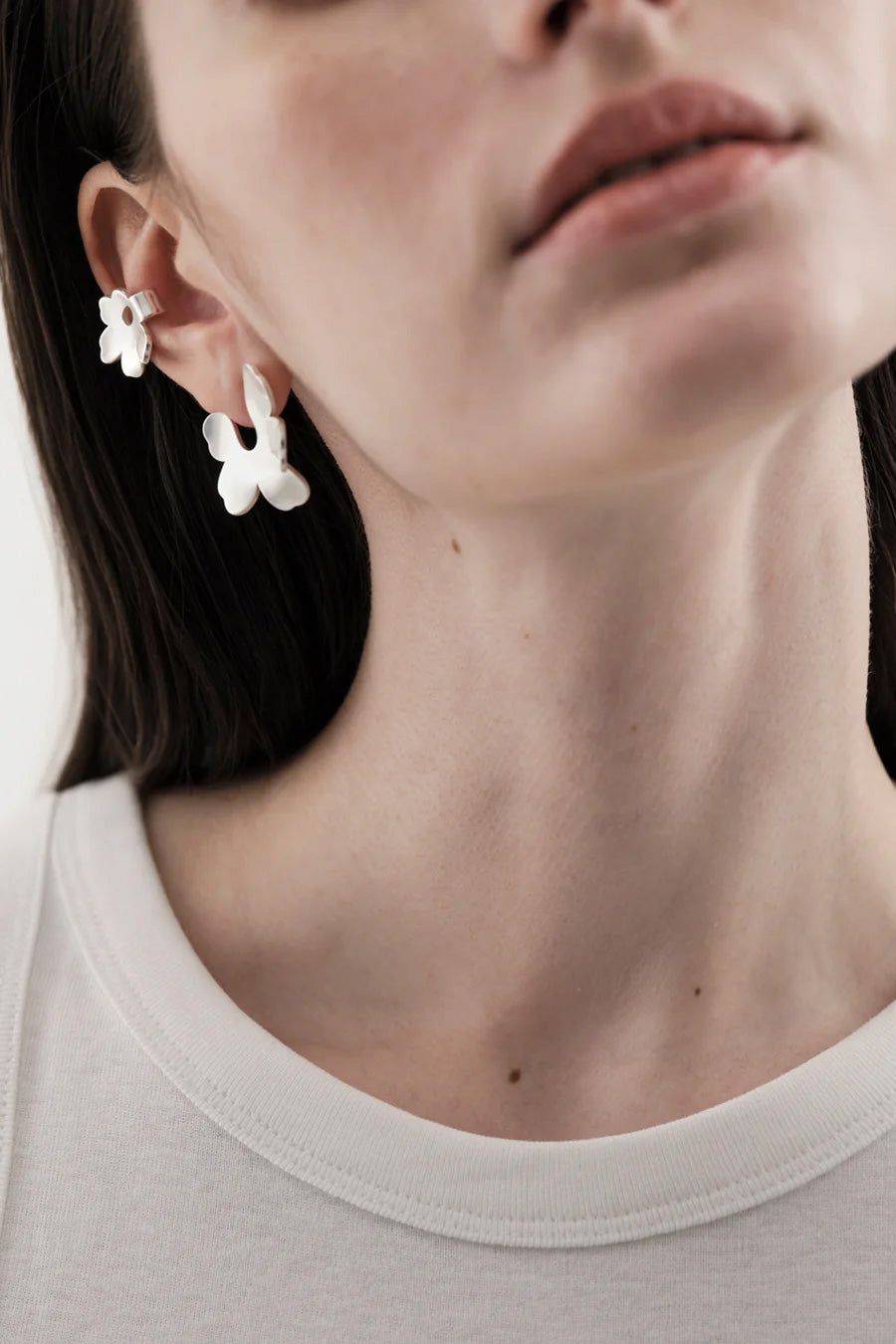 Kalevala x Marimekko Unikko ear cuff hopeinen korvakoru