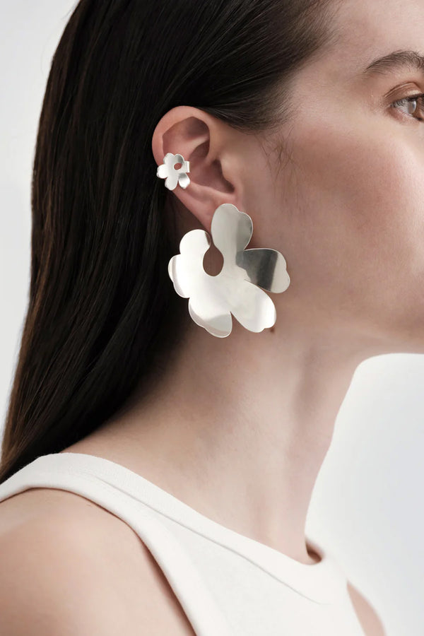 Kalevala x Marimekko Unikko ear cuff hopeinen korvakoru