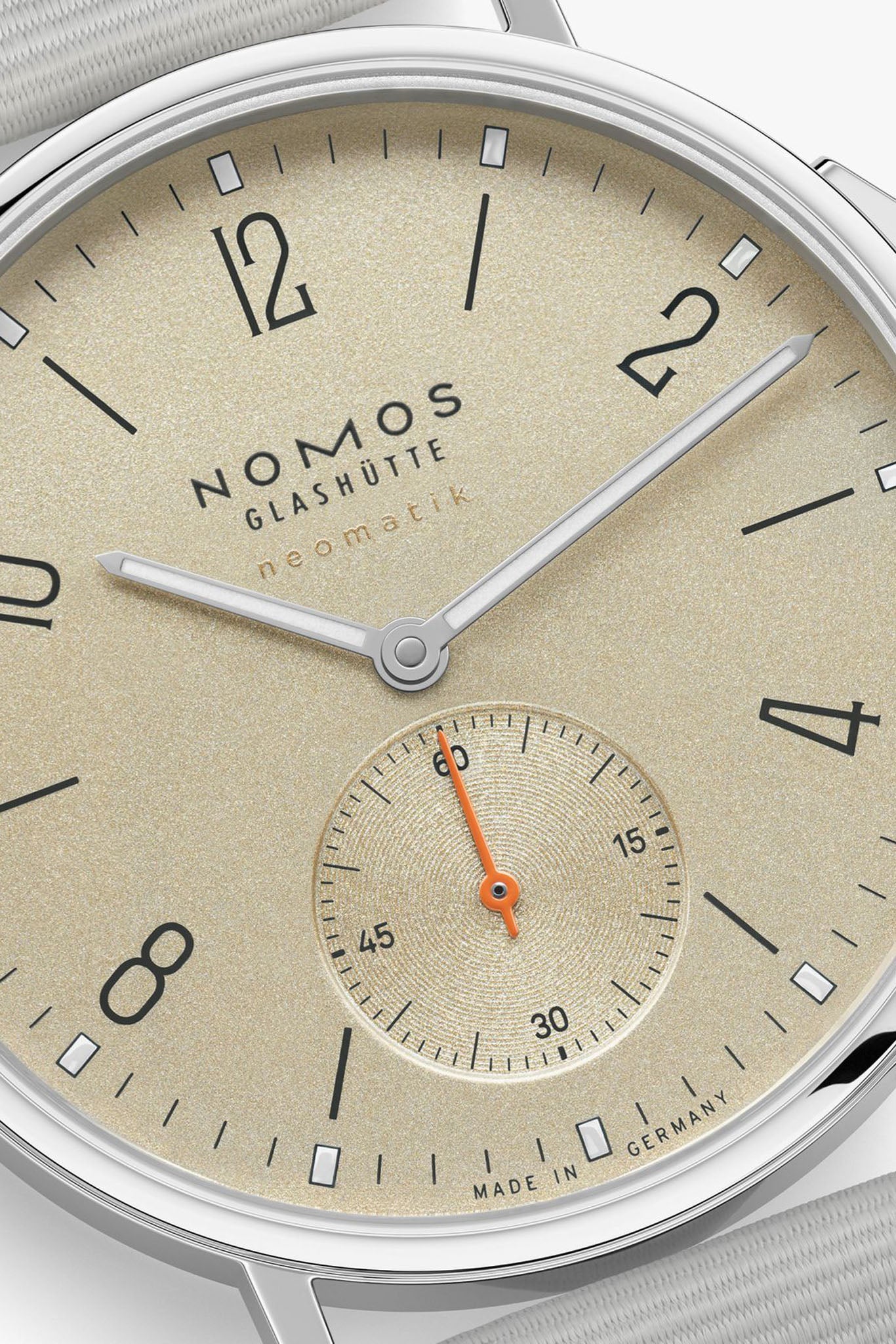 Nomos Glashütte Ahoi Neomatik Sand 36,3mm 569
