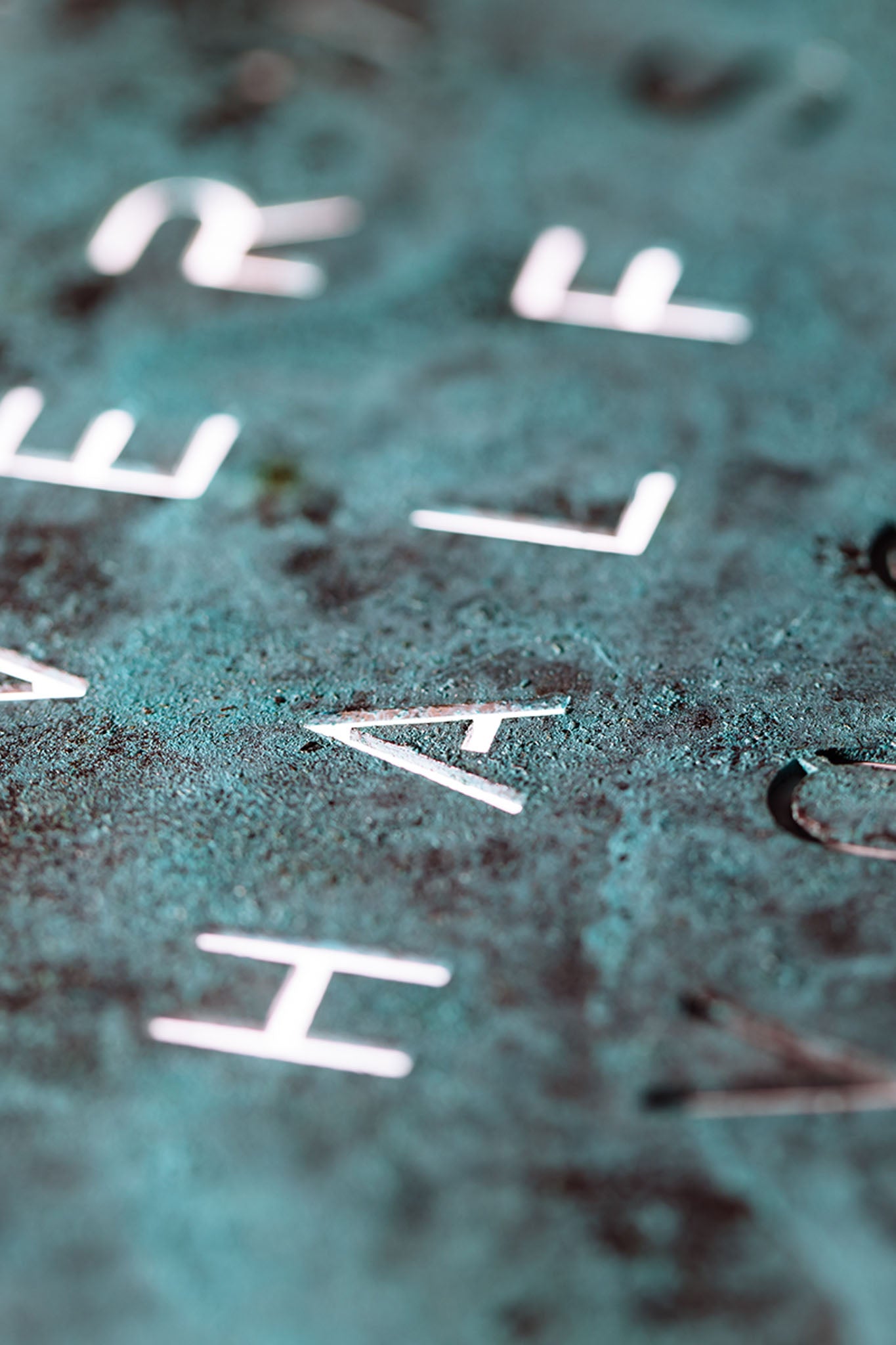 Qlocktwo Earth 45 Creator’s Edition Vintage Copper