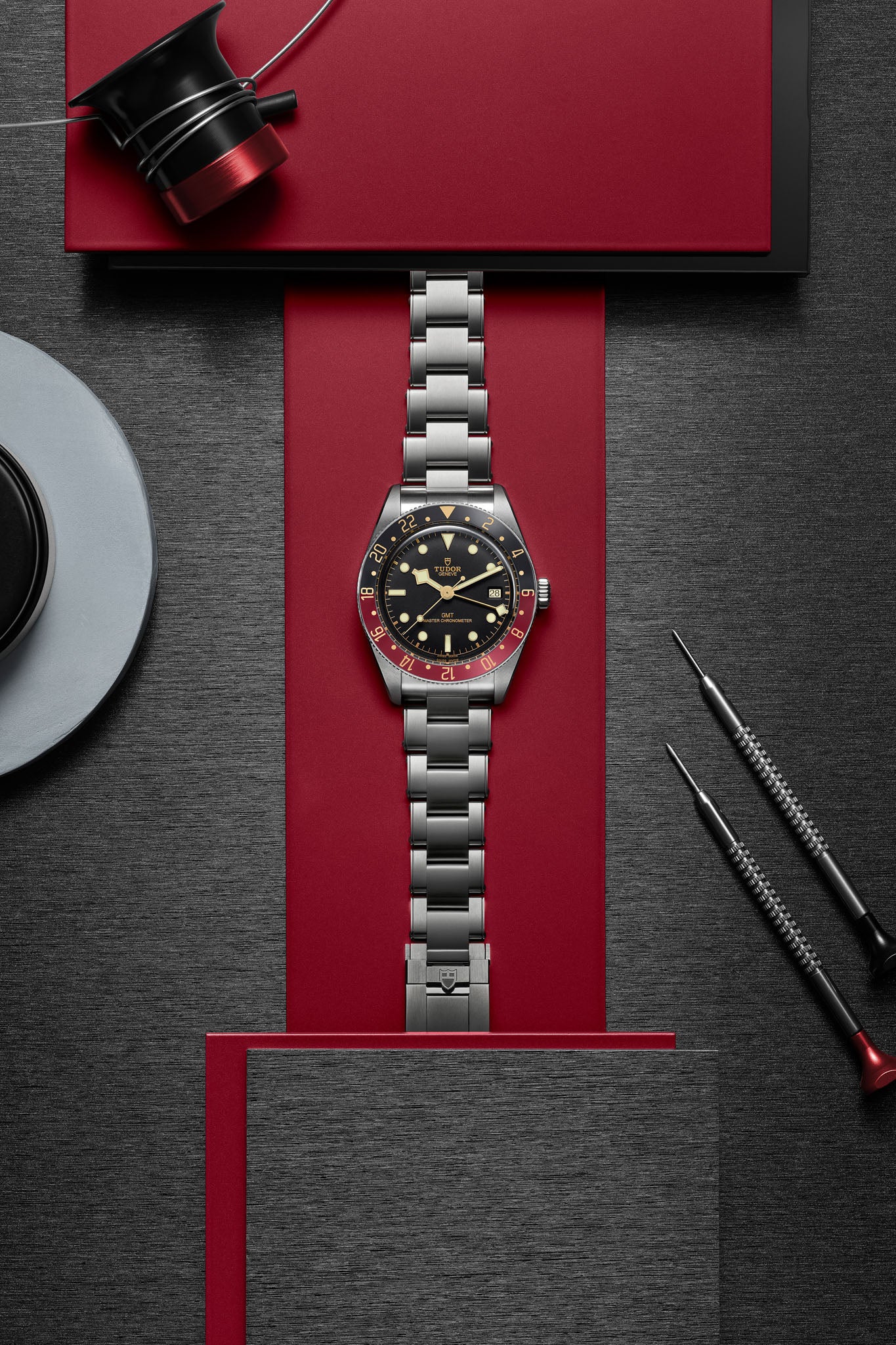 Tudor Black Bay 58 GMT rannekello