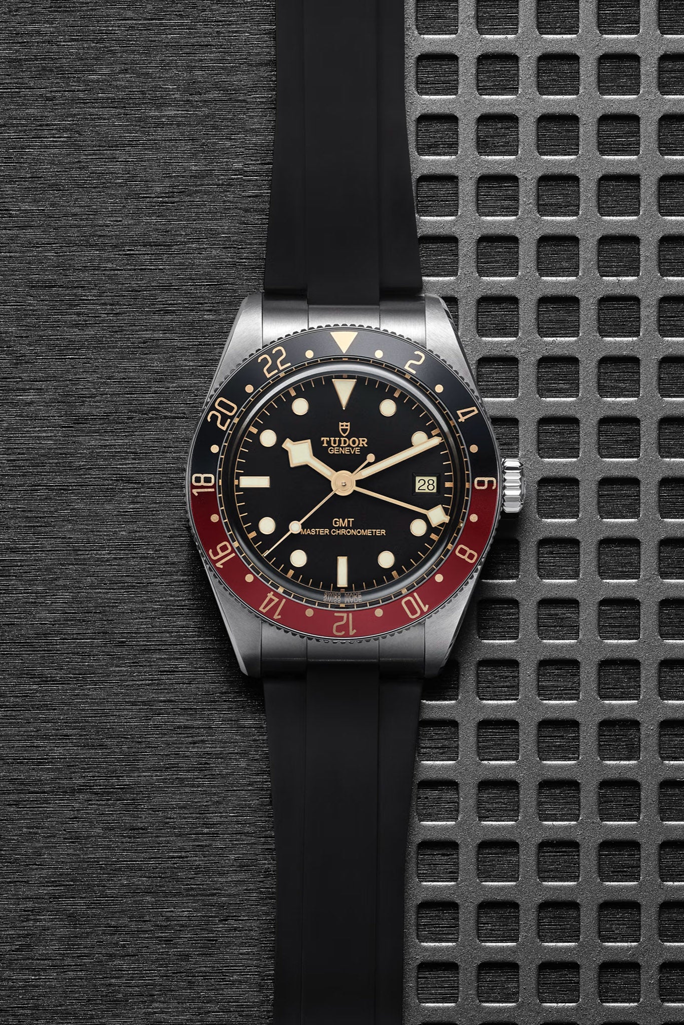 Tudor Black Bay 58 GMT rannekello